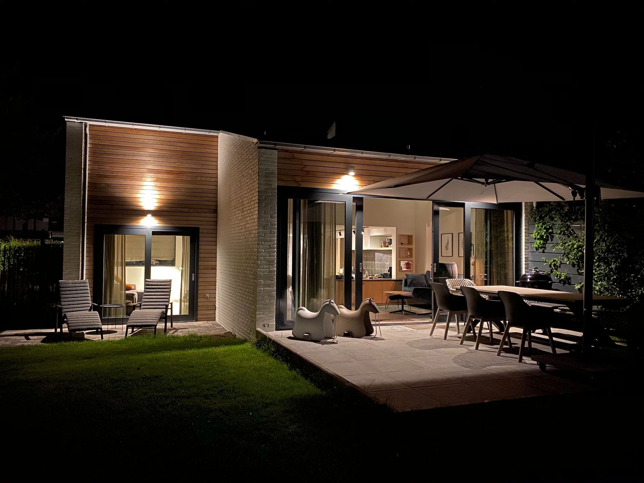 Het terras van Lepelblad 44 in Nieuwvlietbad