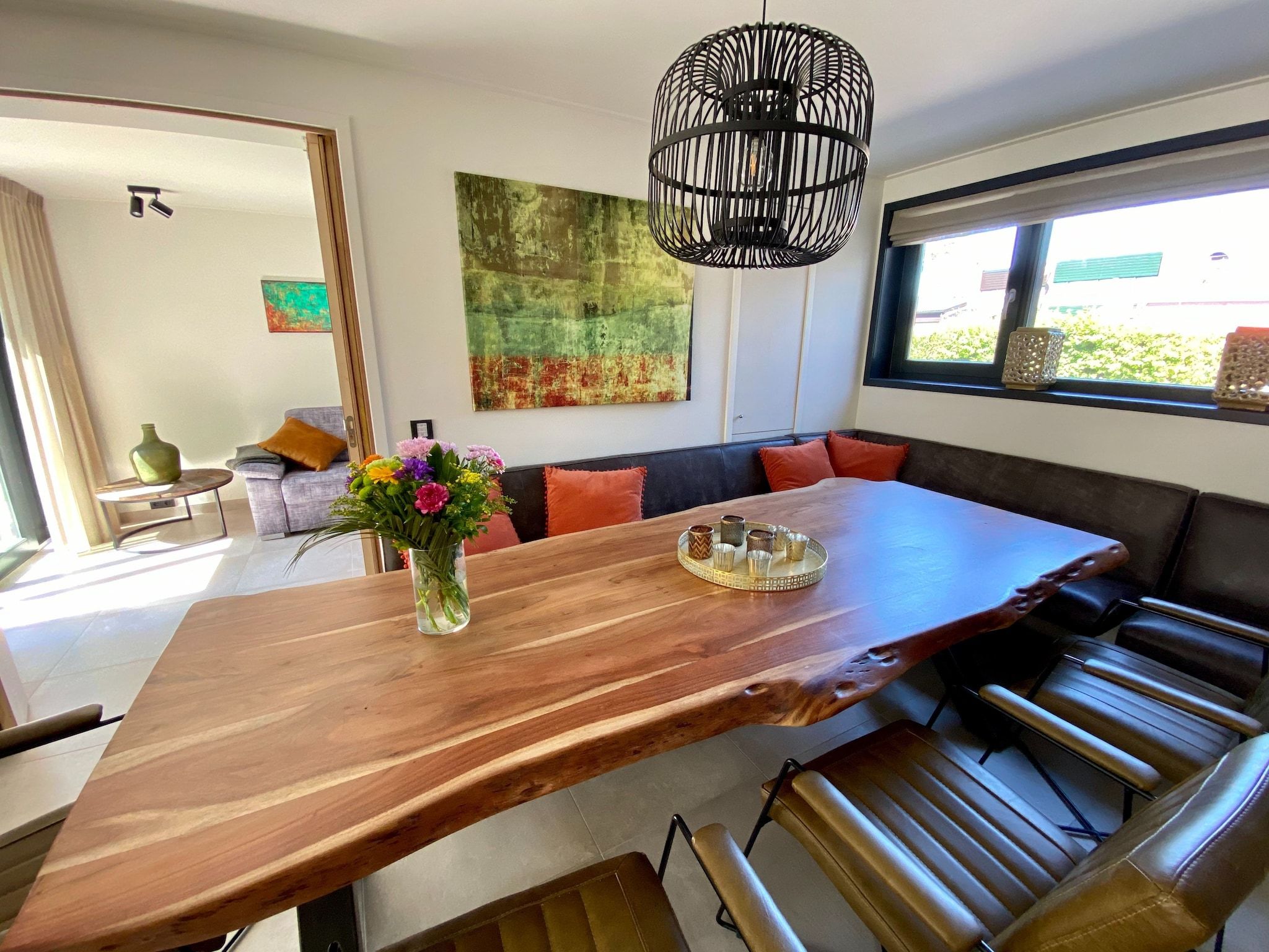 De eetkamer van Lepelblad 44 in Nieuwvlietbad