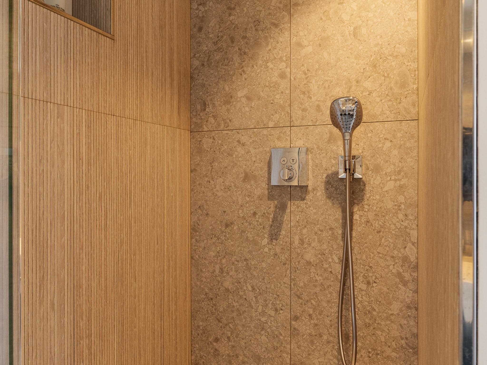 De badkamer van Duinenburg 23 in Domburg