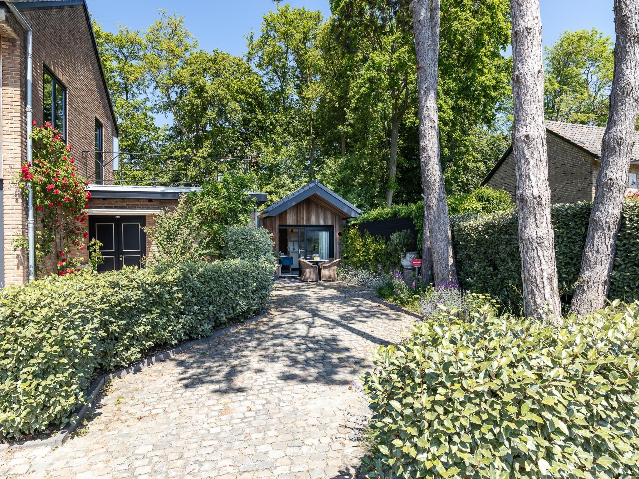 De buitenkant van Duinenburg 23 in Domburg