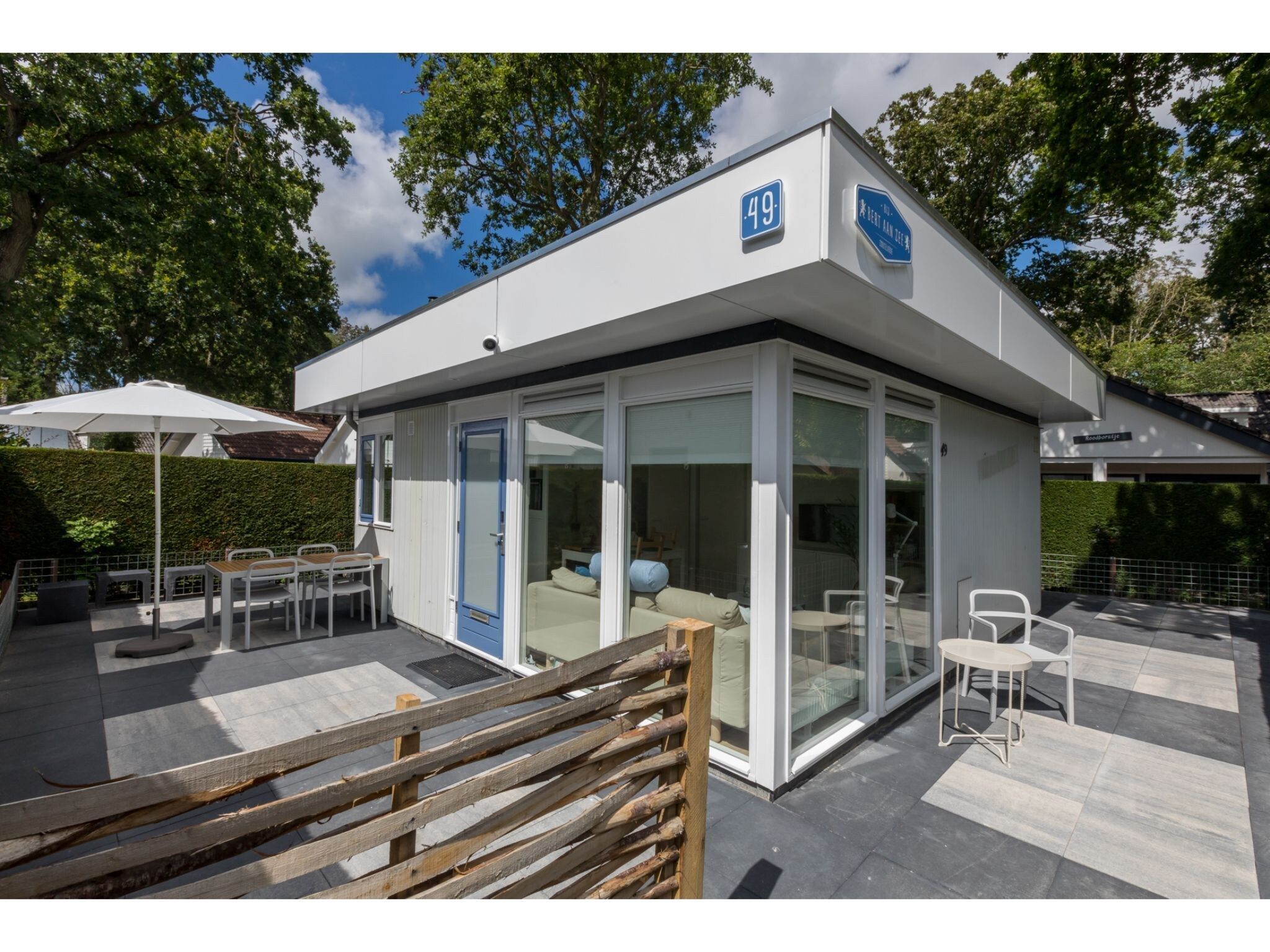 Het terras van Vakantiehuis Noordendolfer 2 huisje 49 in Zoutelande