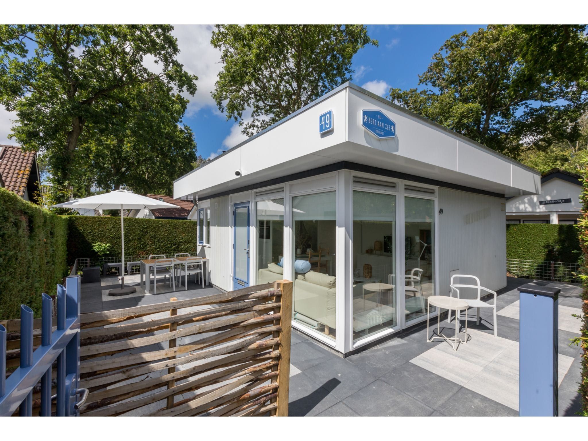 Het terras van Vakantiehuis Noordendolfer 2 huisje 49 in Zoutelande