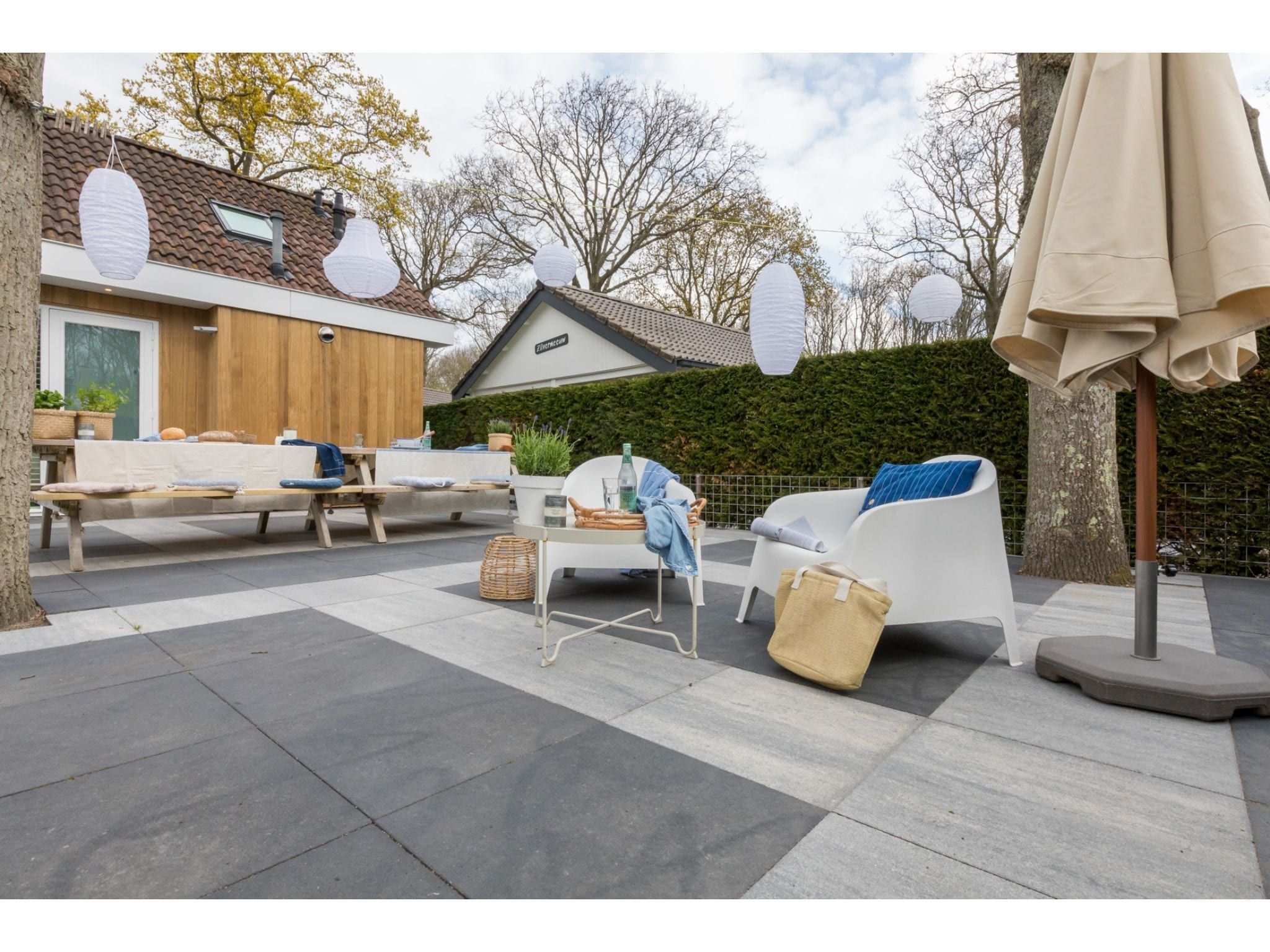 Het terras van Noordendolfer 2 huisje 51 in Zoutelande