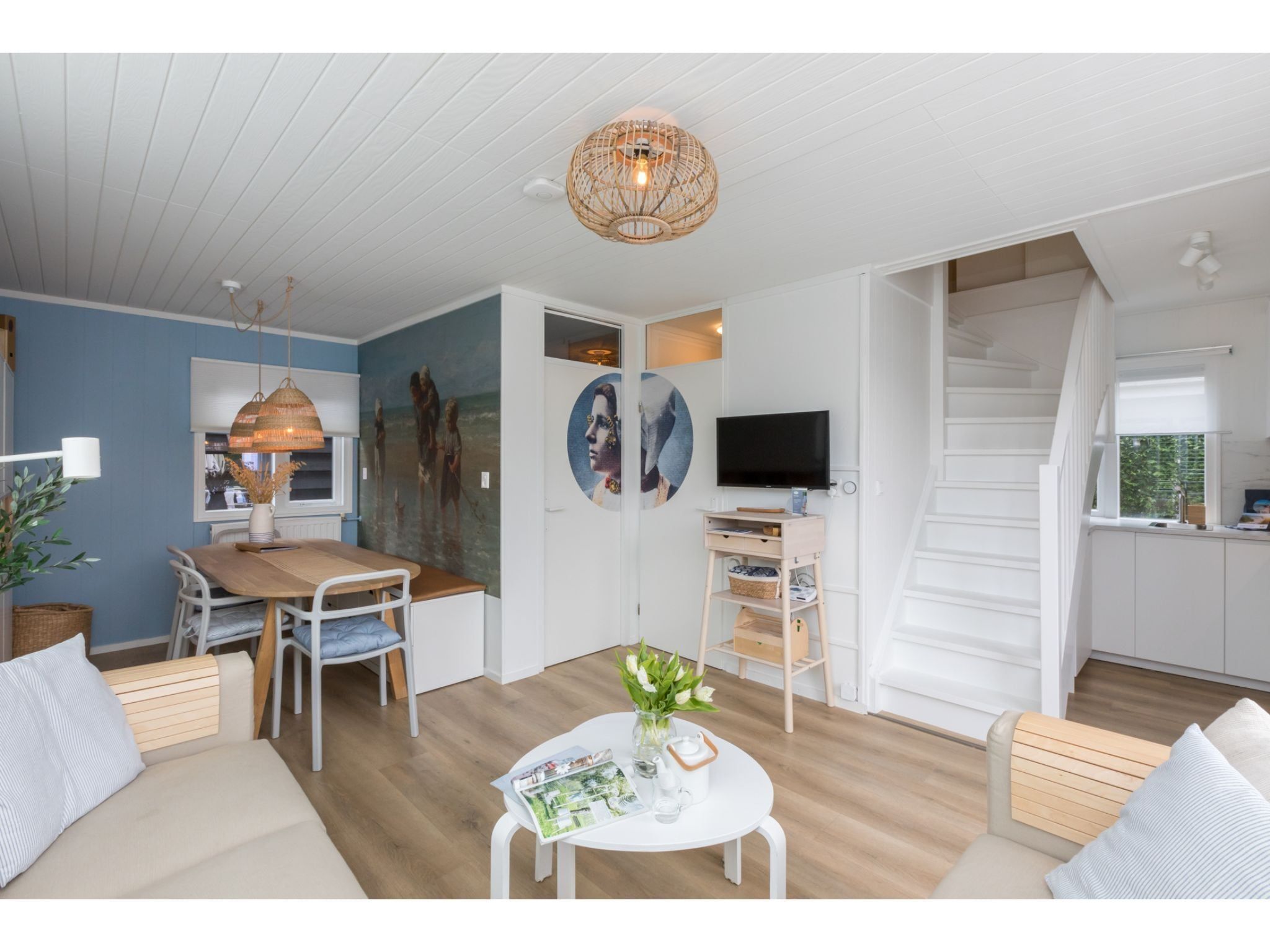 De woonkamer van Noordendolfer 2 huisje 51 in Zoutelande
