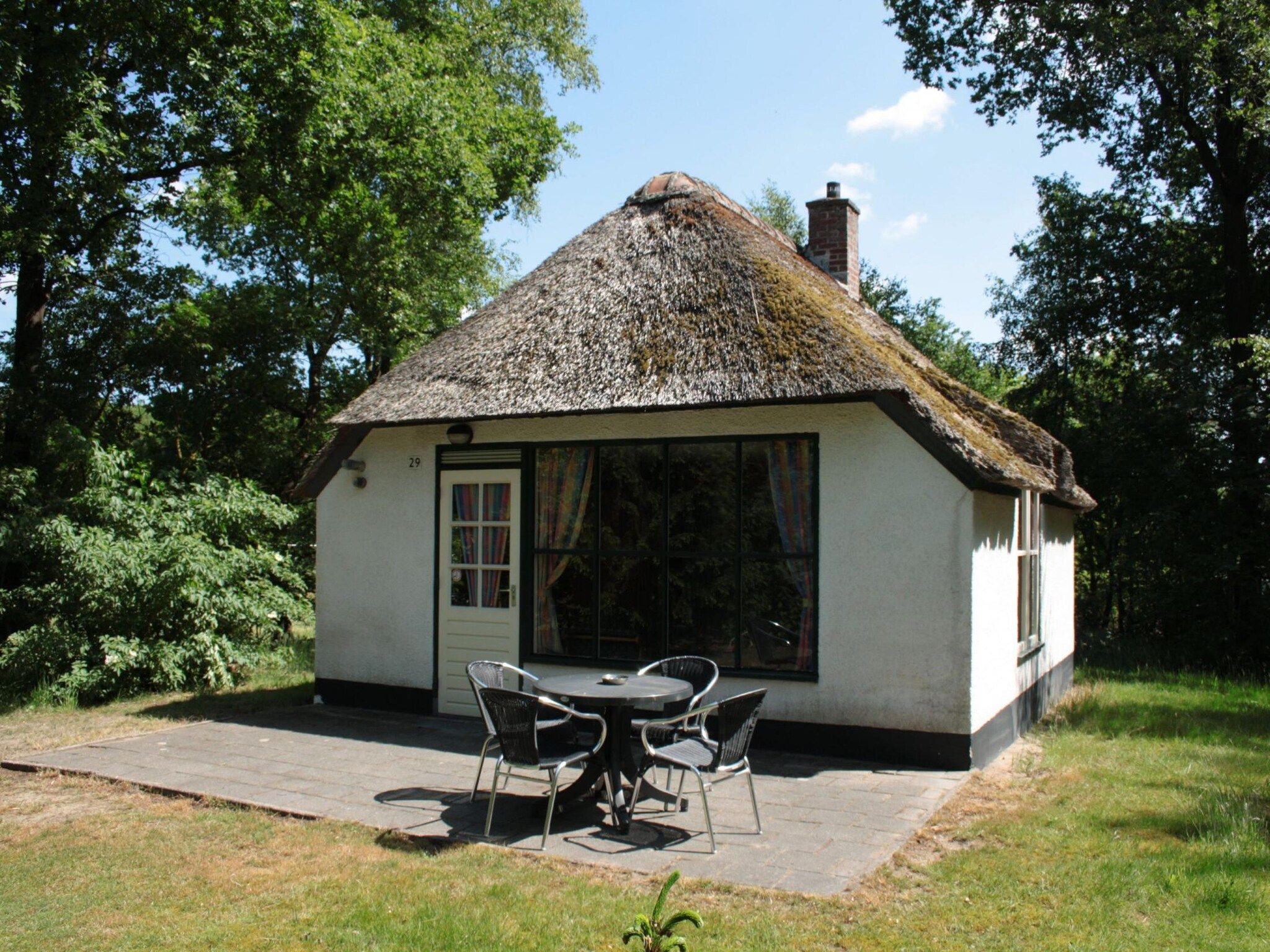 De buitenkant van Vakantiepark Herperduin 17 in Herpen