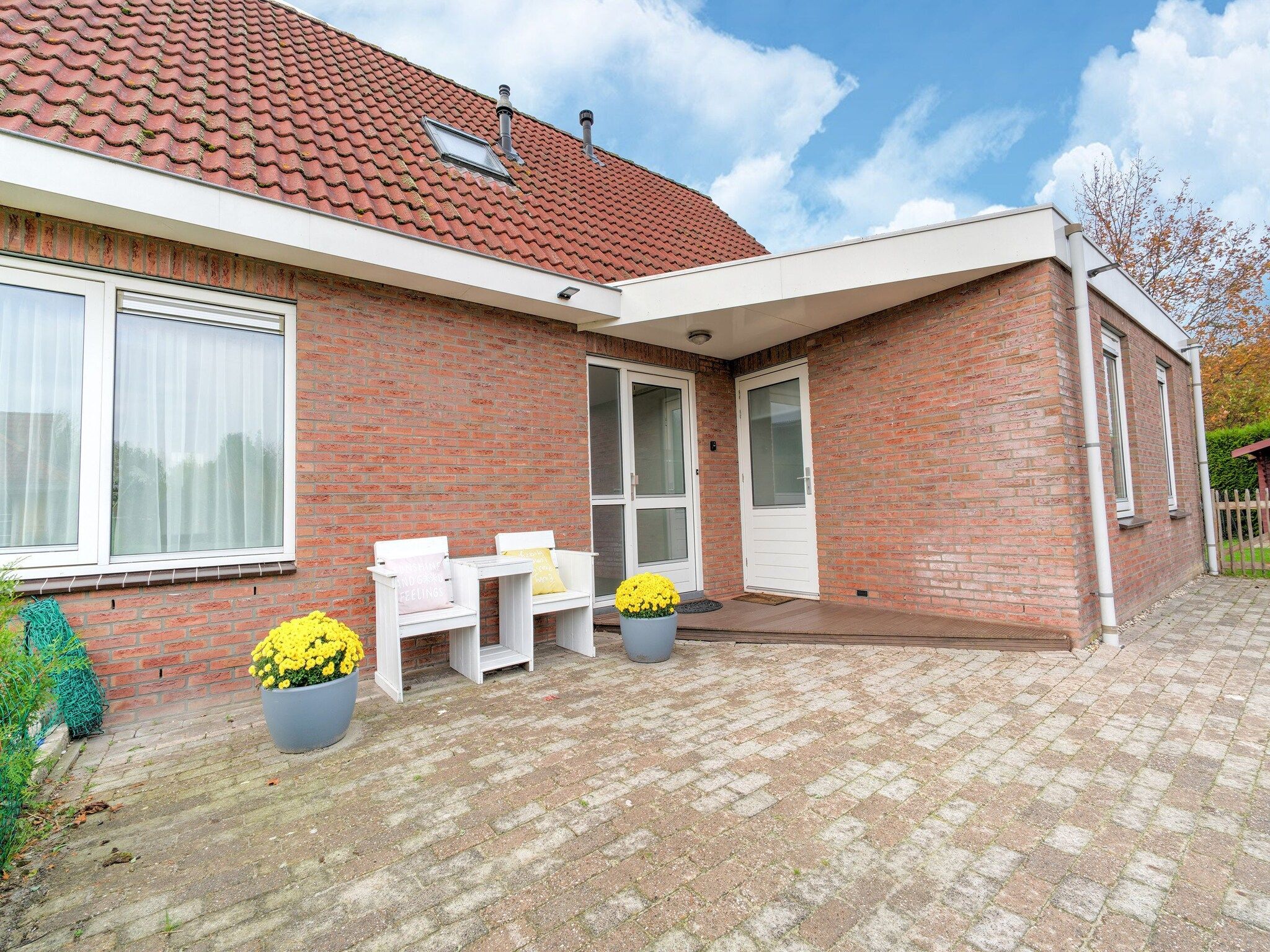 Het terras van Zonnig Hosterwold in Zeewolde
