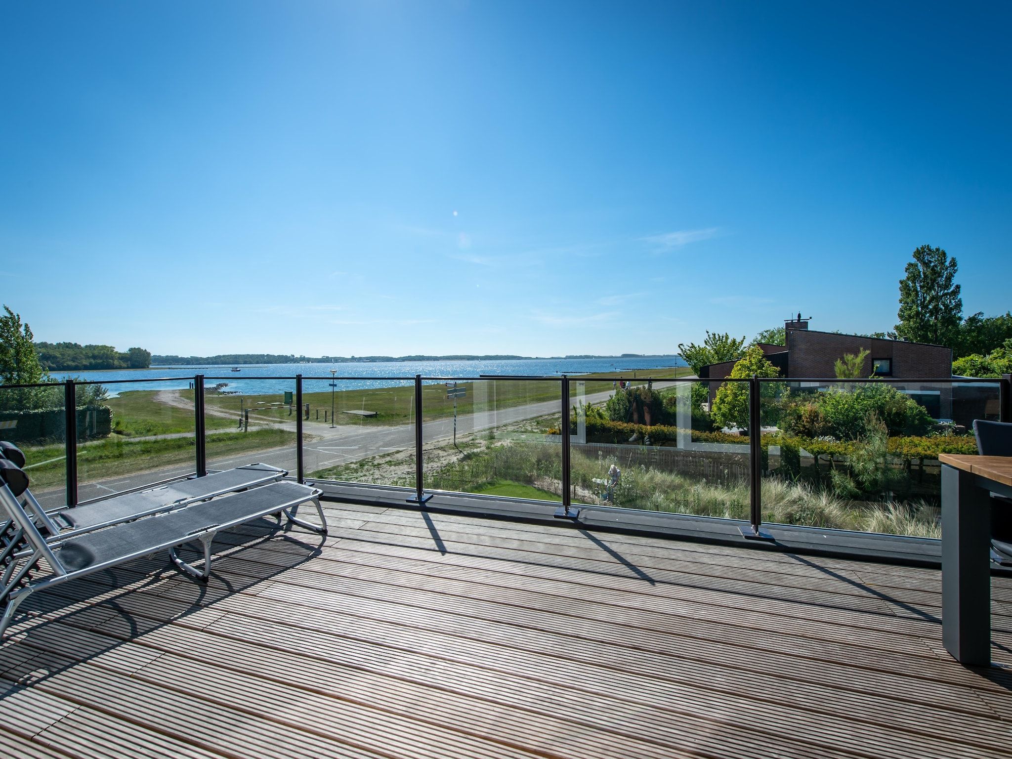 Het terras van Schotsmanweg 12 in Kamperland
