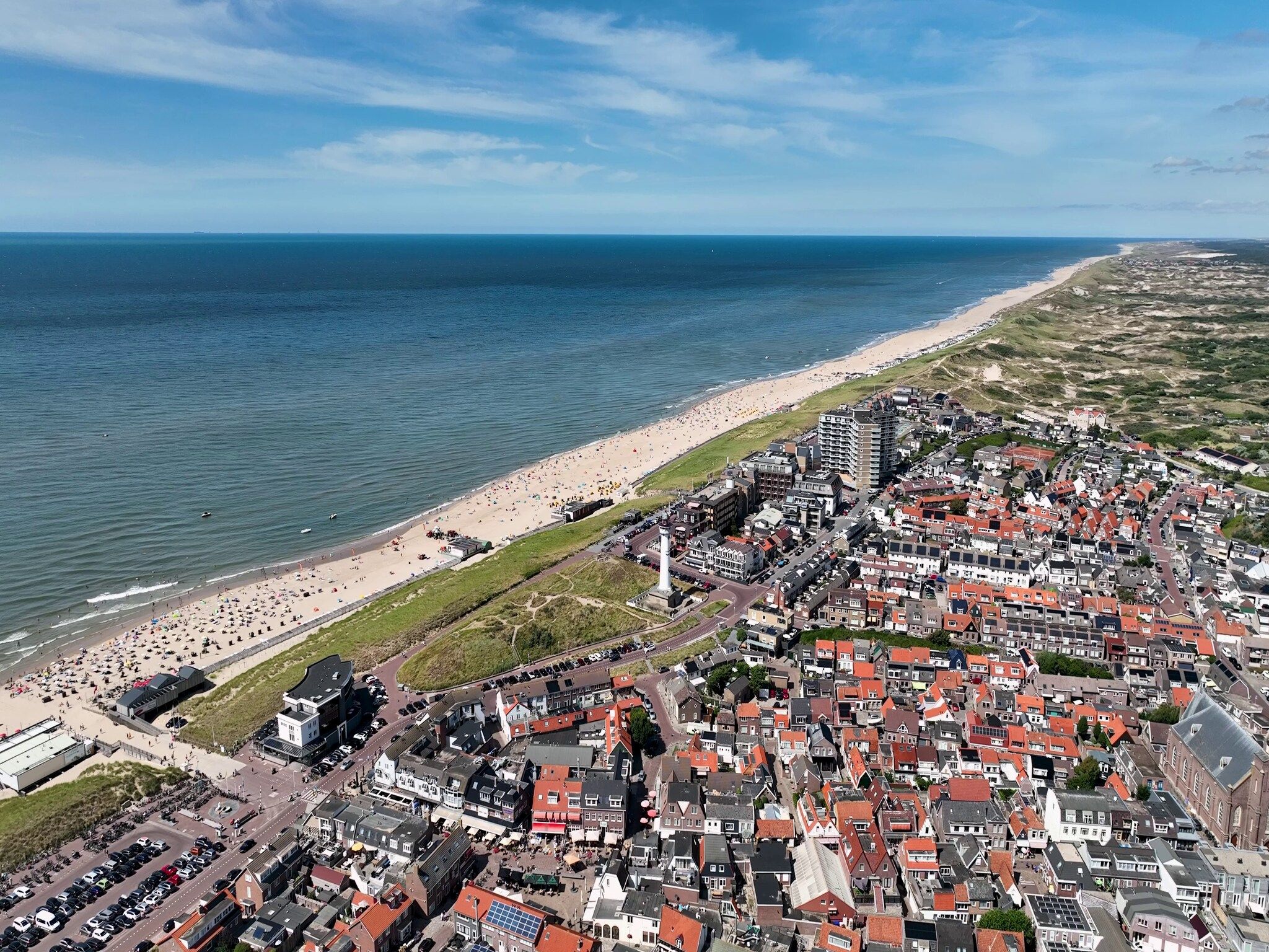 De buitenkant van Residentie de Graaf van Egmont 13 in Egmond aan zee