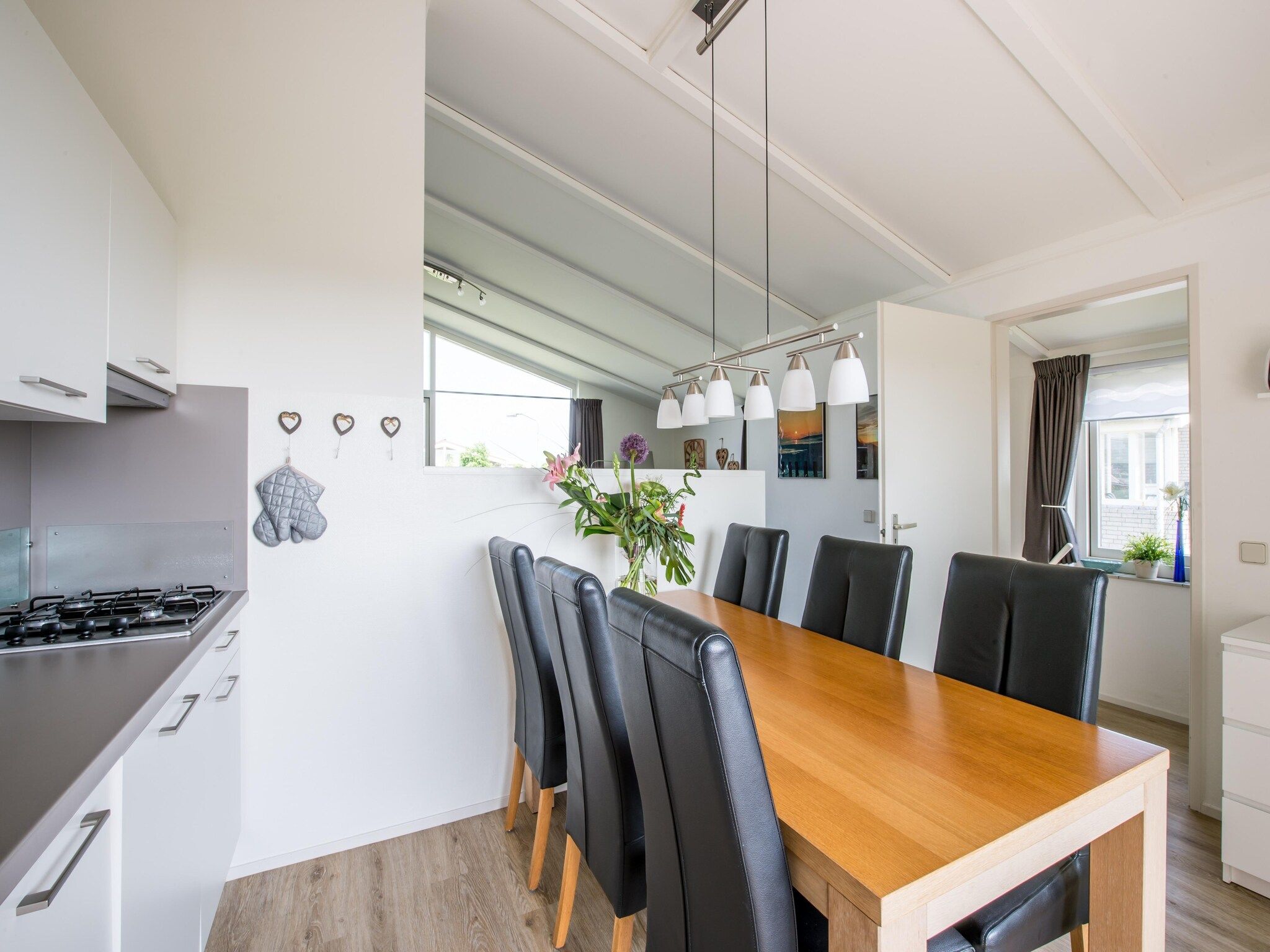 De eetkamer van Ostrea 34 in Kamperland