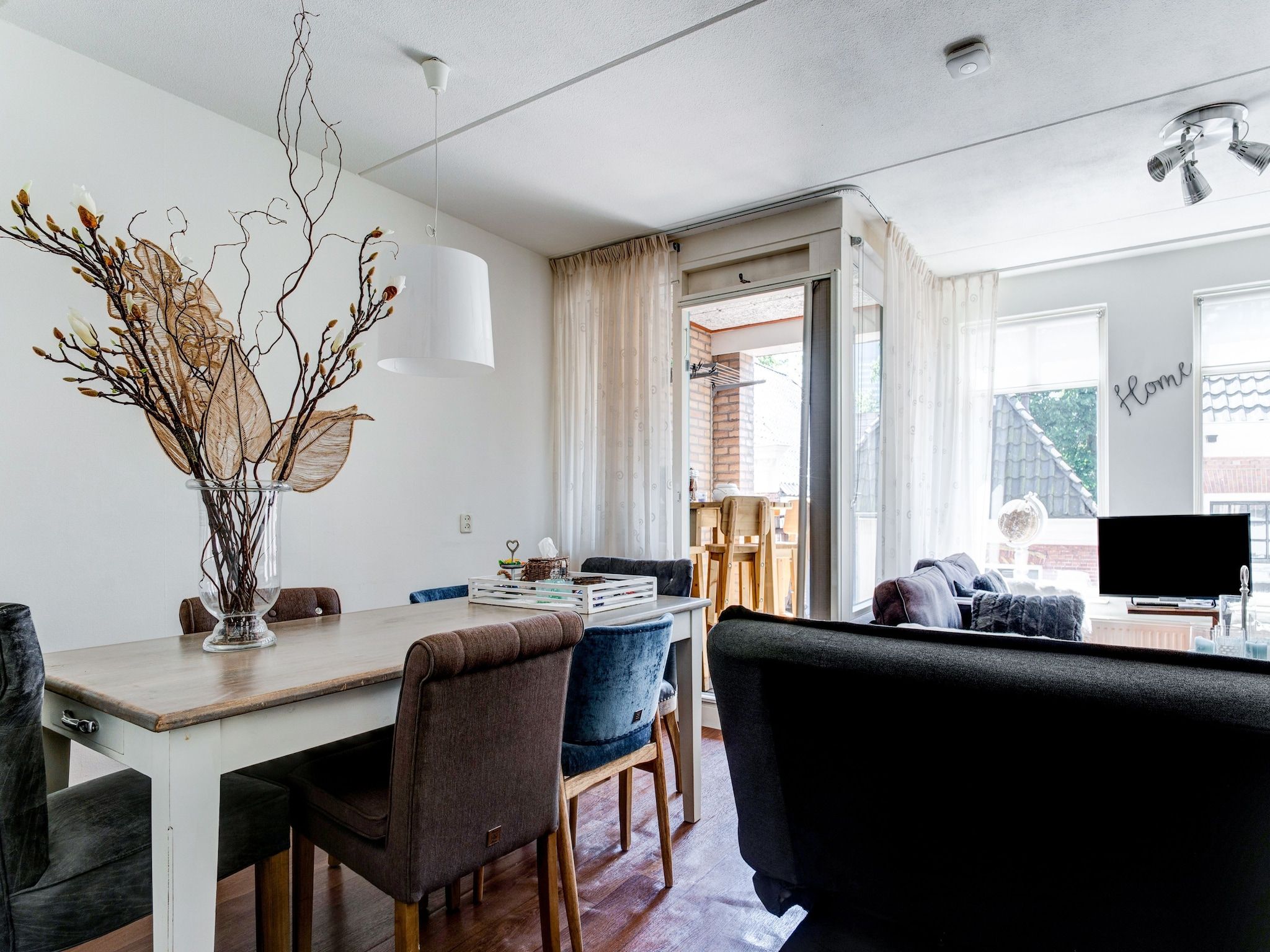 De eetkamer van Ruim appartement in centrum Leeuwarden in Leeuwarden