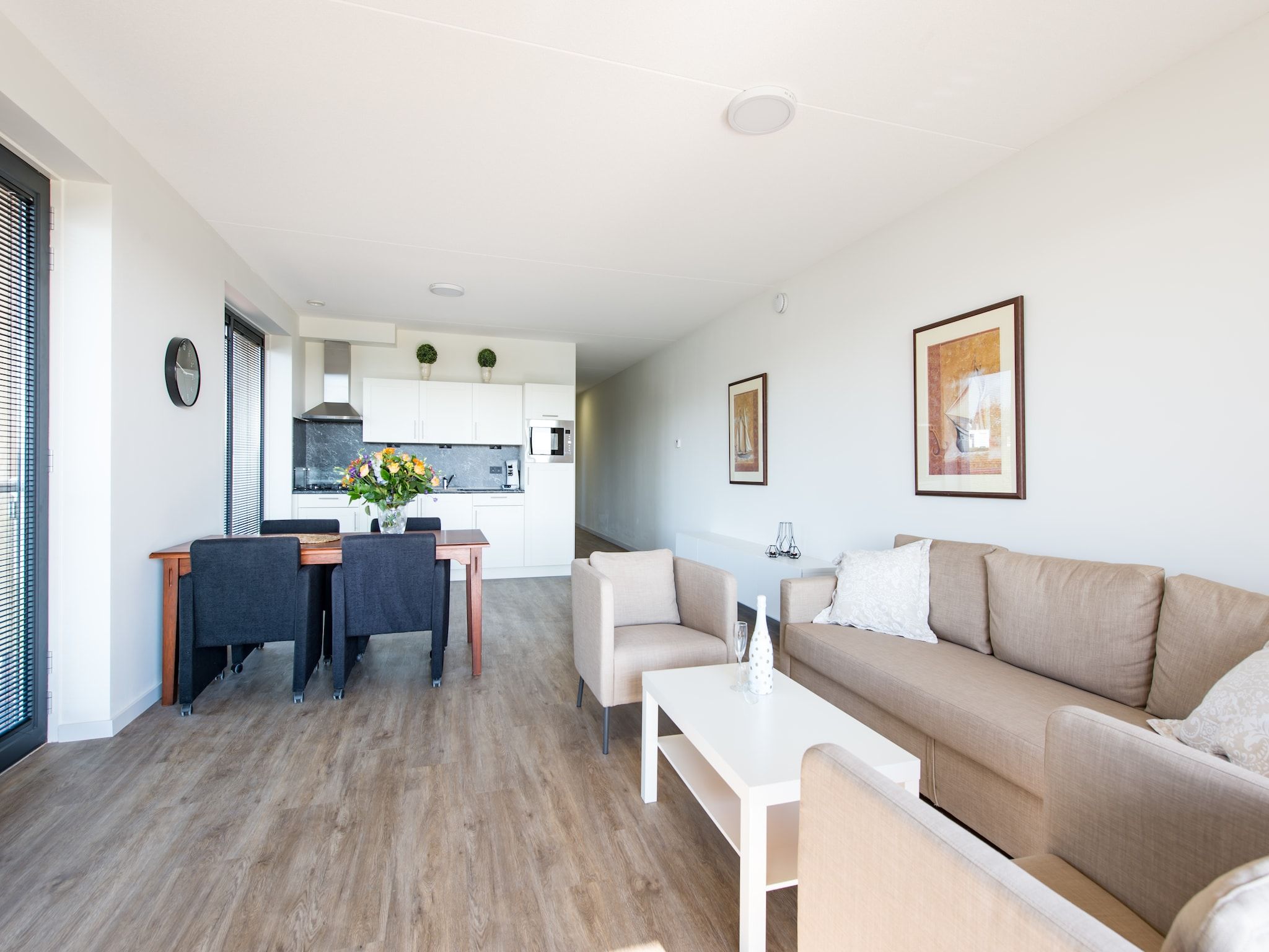 De woonkamer van Uithaven 10 in Kamperland