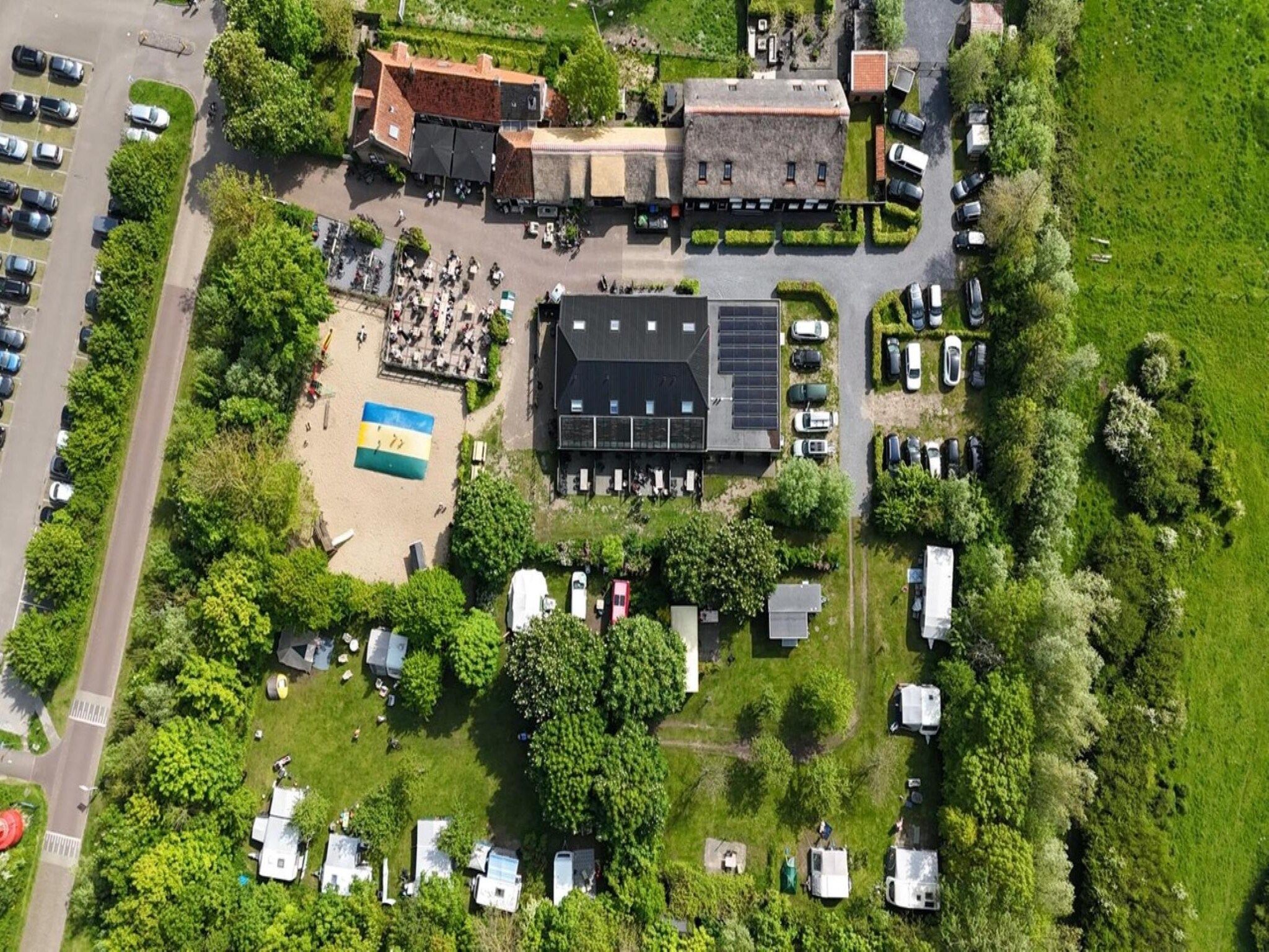 Parkfaciliteiten bij Vakantiewoning - Oranjezon 4p in Vrouwenpolder