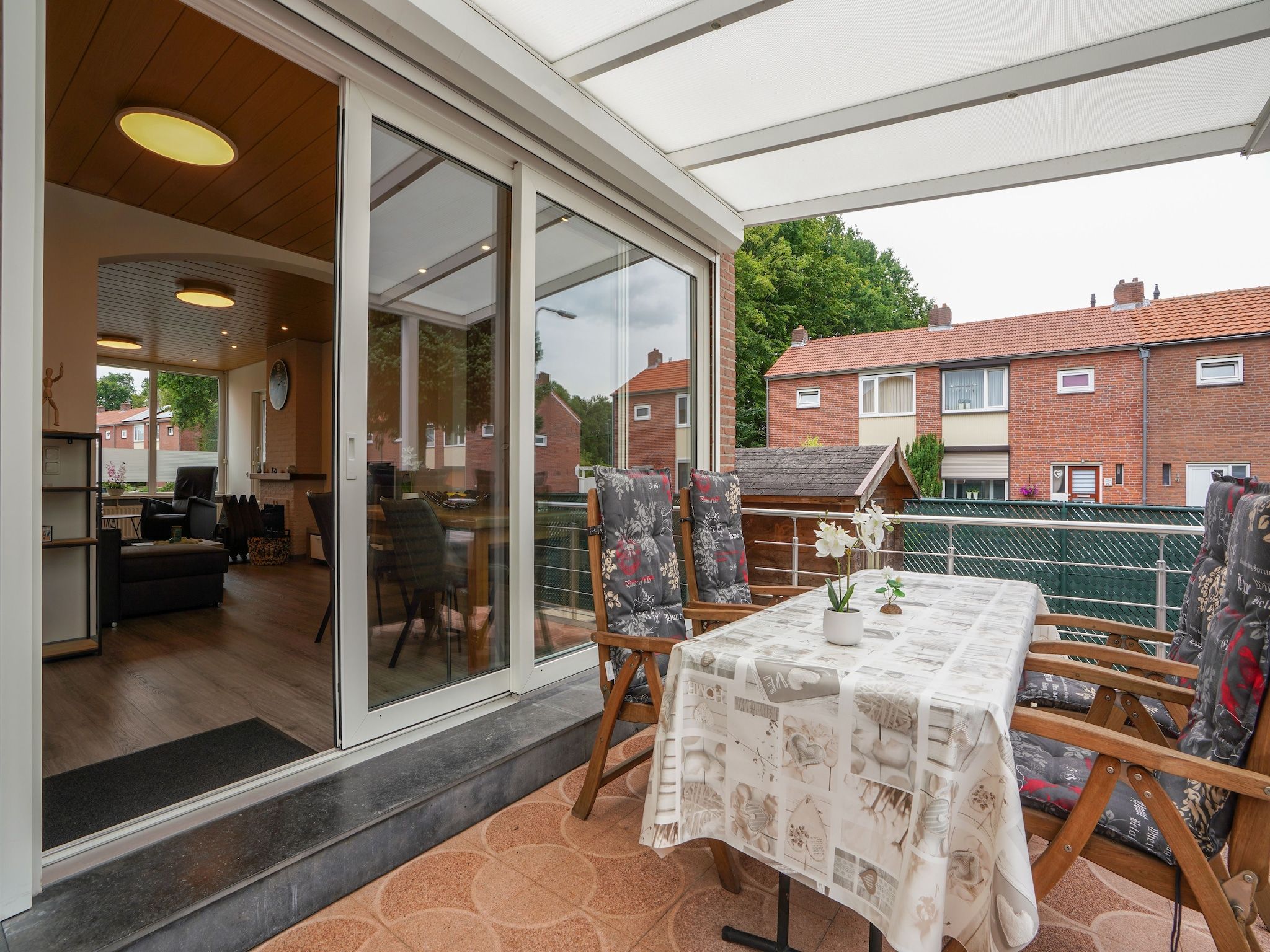 Het terras van Vakantiewoning De Linge in Kerkrade