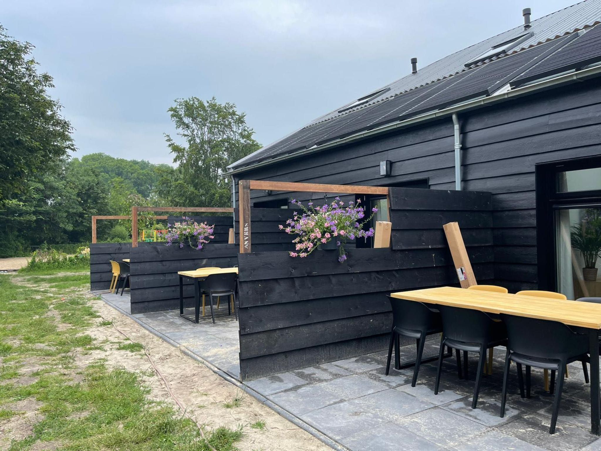 De buitenkant van Oranjezon app 4p in Vrouwenpolder
