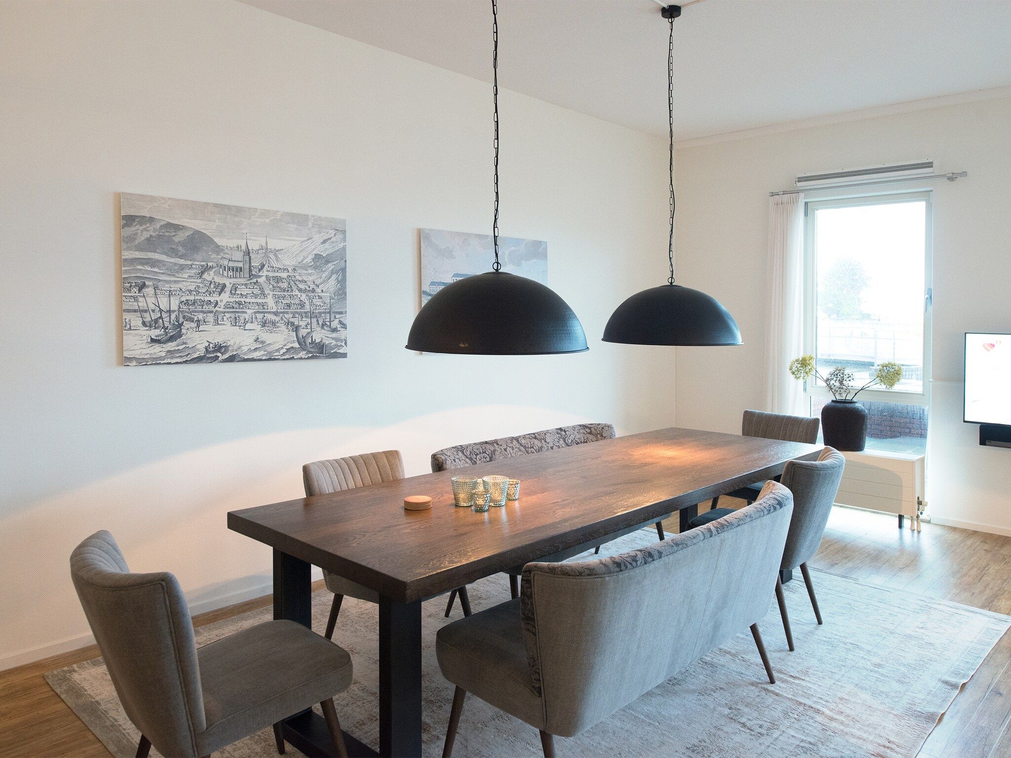 De eetkamer van Scheveningen Harbour 54A in Den Haag