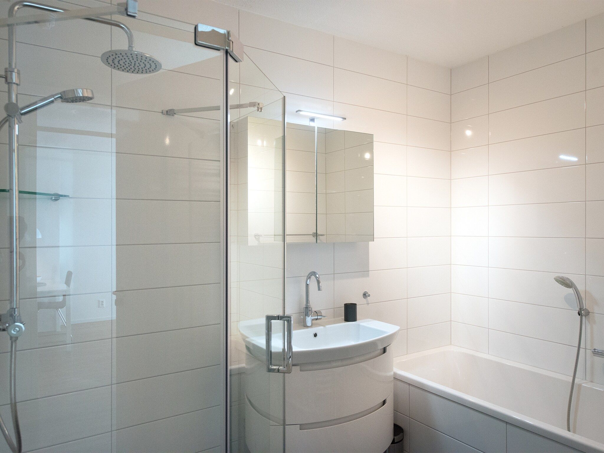 De badkamer van Scheveningen Harbour 58C in Den Haag