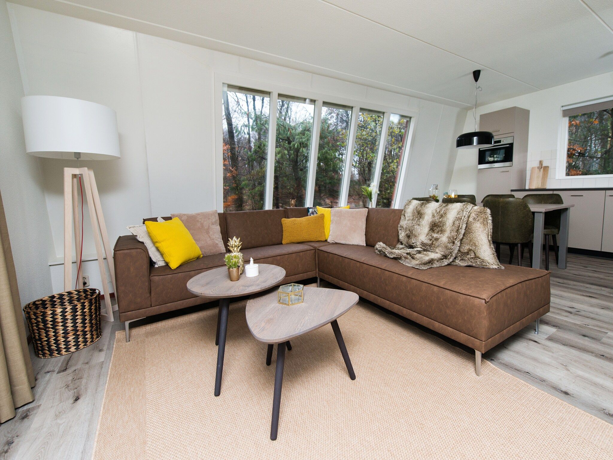 De woonkamer van Bungalowpark Hoenderloo 6 in Hoenderloo