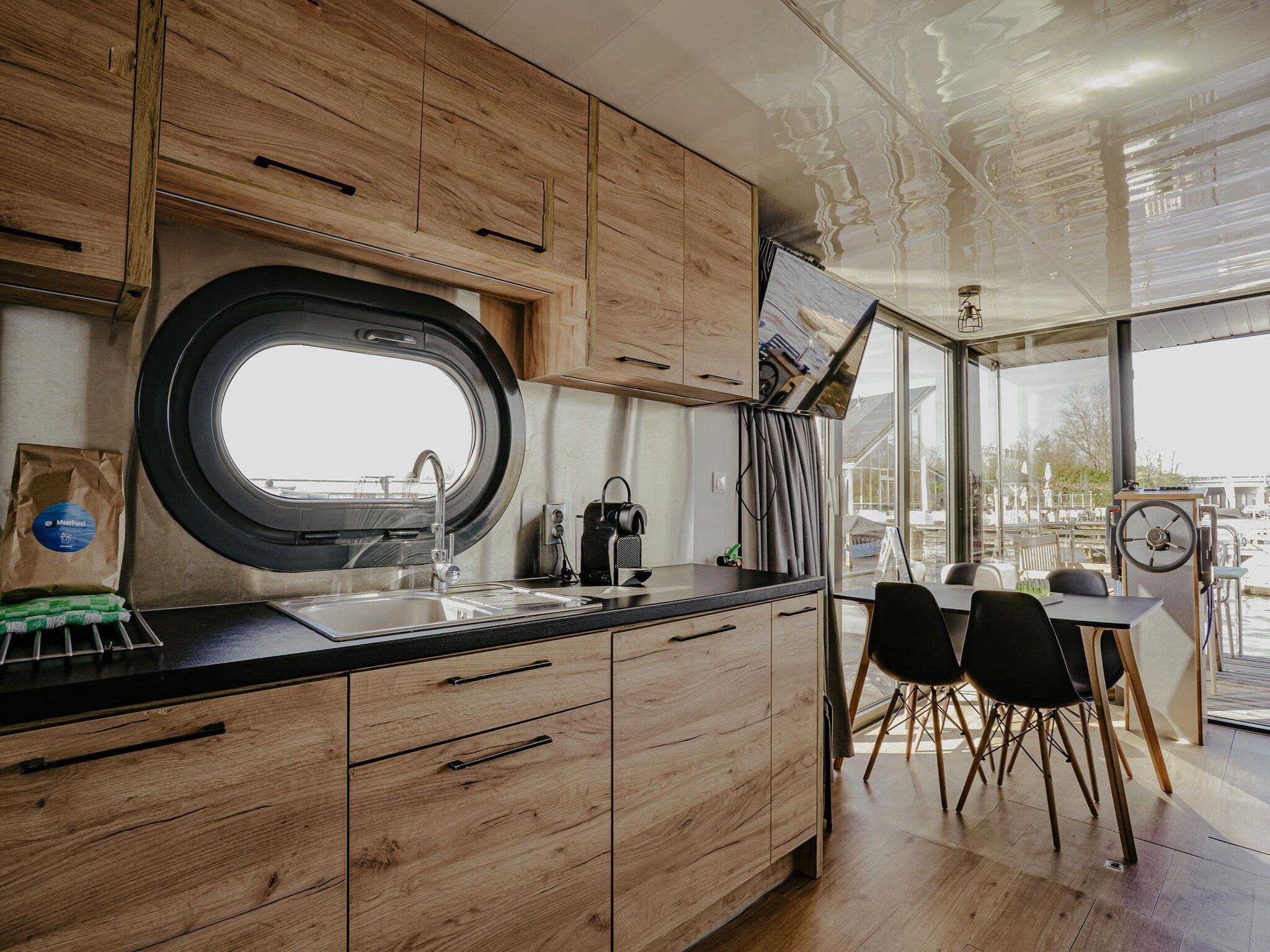 De keuken van Waterpark de Meerparel 10 in Uitgeest