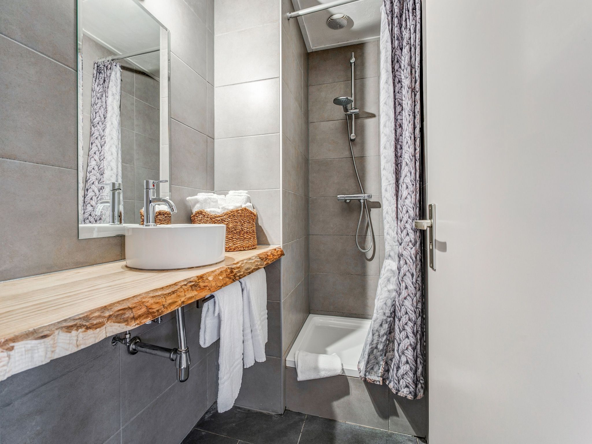 De badkamer van Valleyview Cottages - NR15 in Ubachsberg