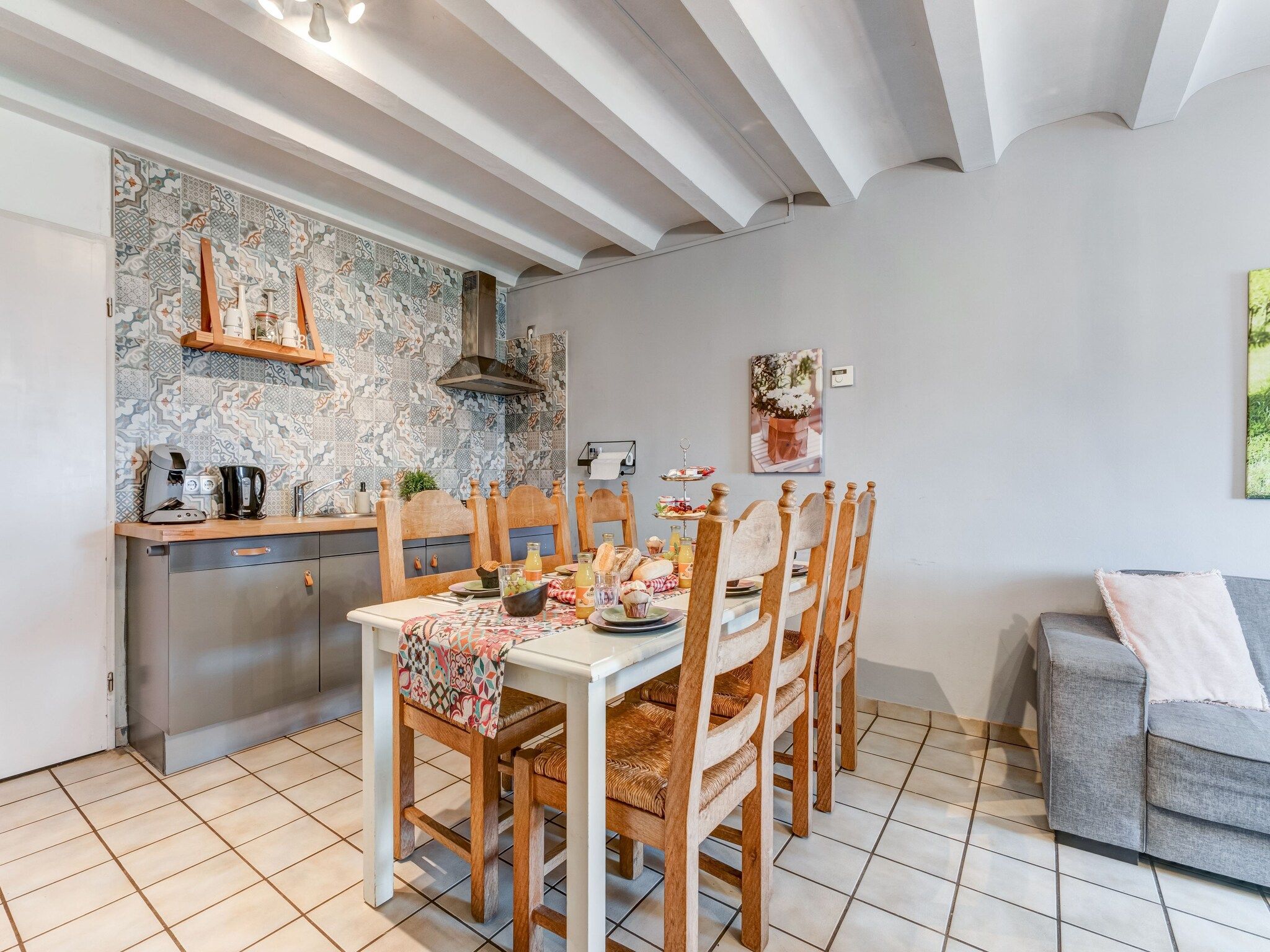 De eetkamer van Valleyview Cottages - NR15 in Ubachsberg