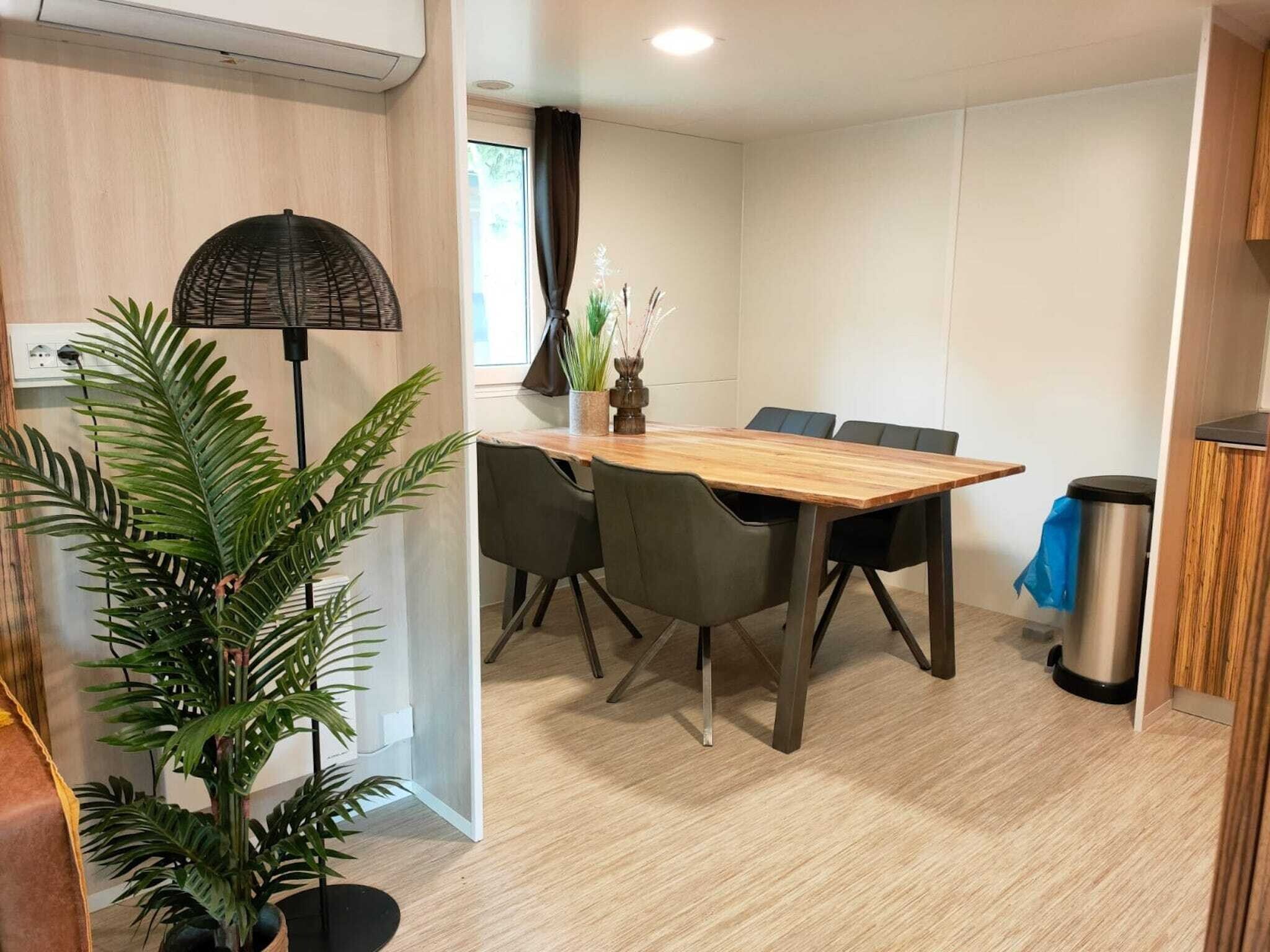 De woonkamer van Cottage 4 in Kaatsheuvel