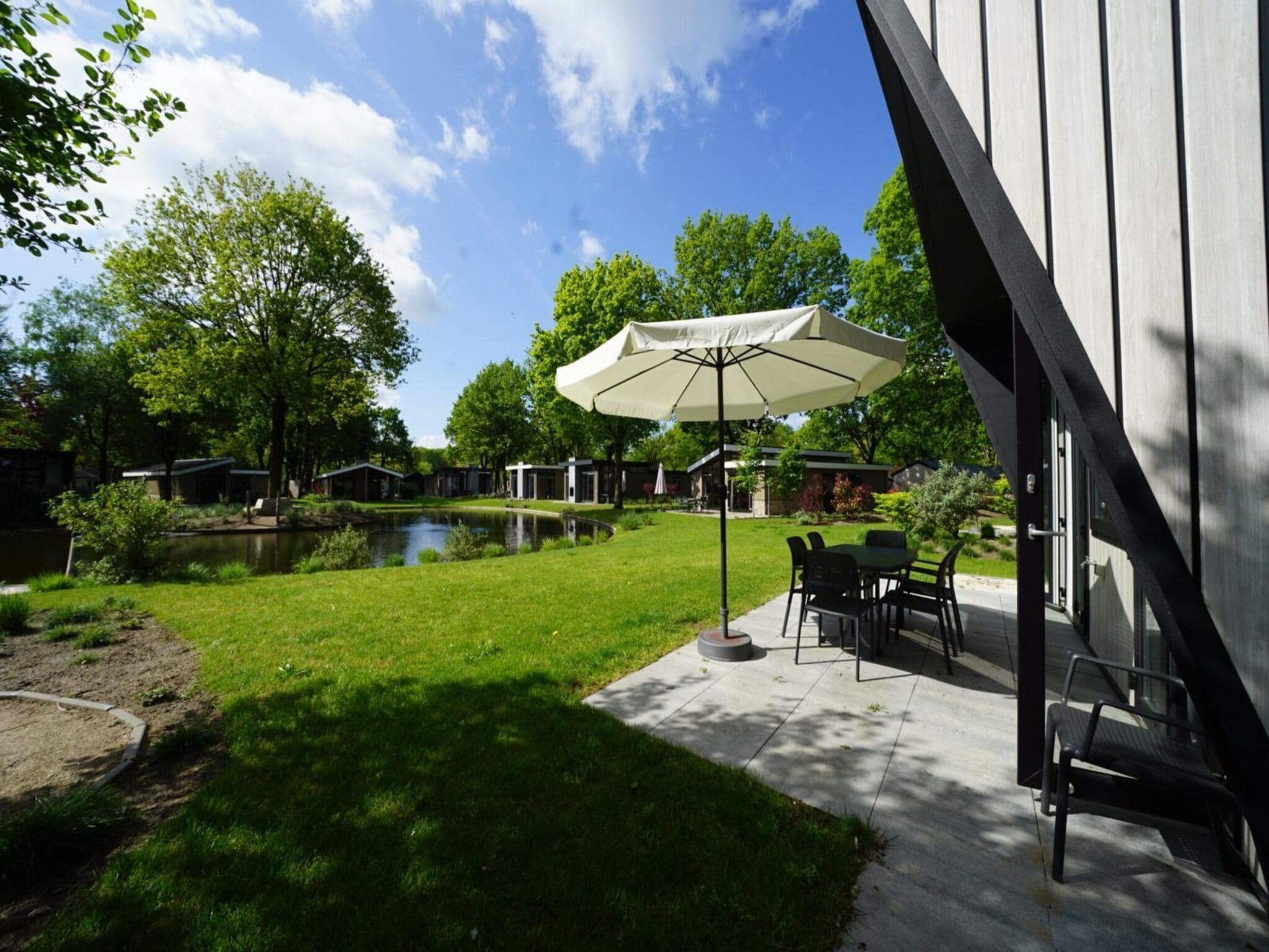 Het terras van Just Nature 6 in Kaatsheuvel