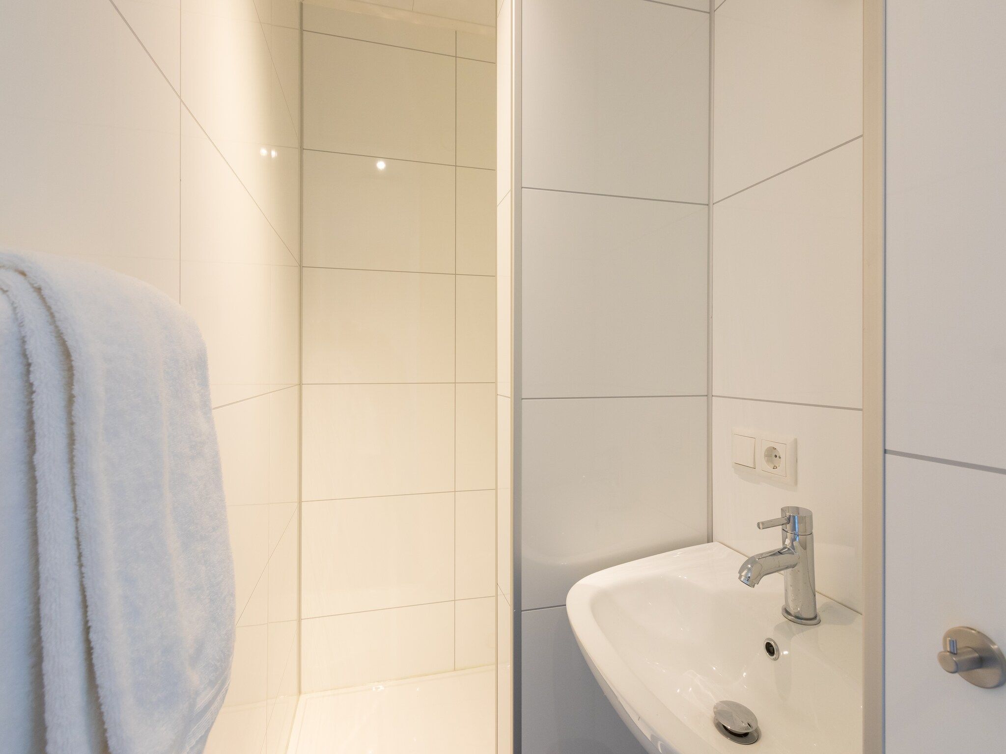 De badkamer van Vroondijk 2-Zeebloesempje in Vrouwenpolder