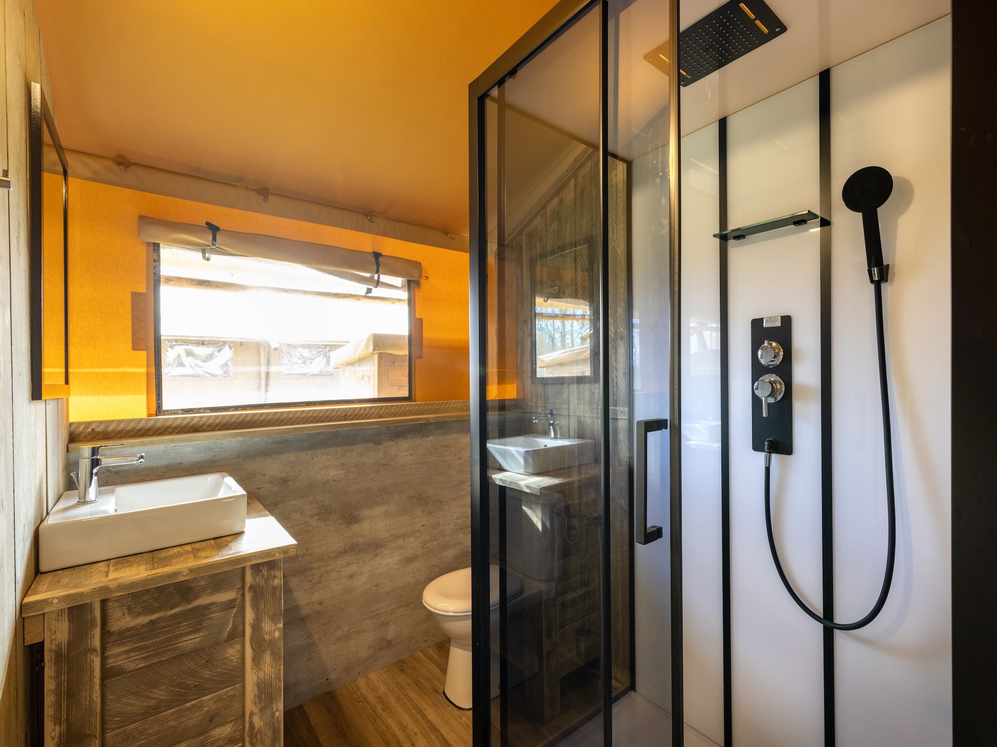 De badkamer van Hunzepark 15 in Gasselternijveen