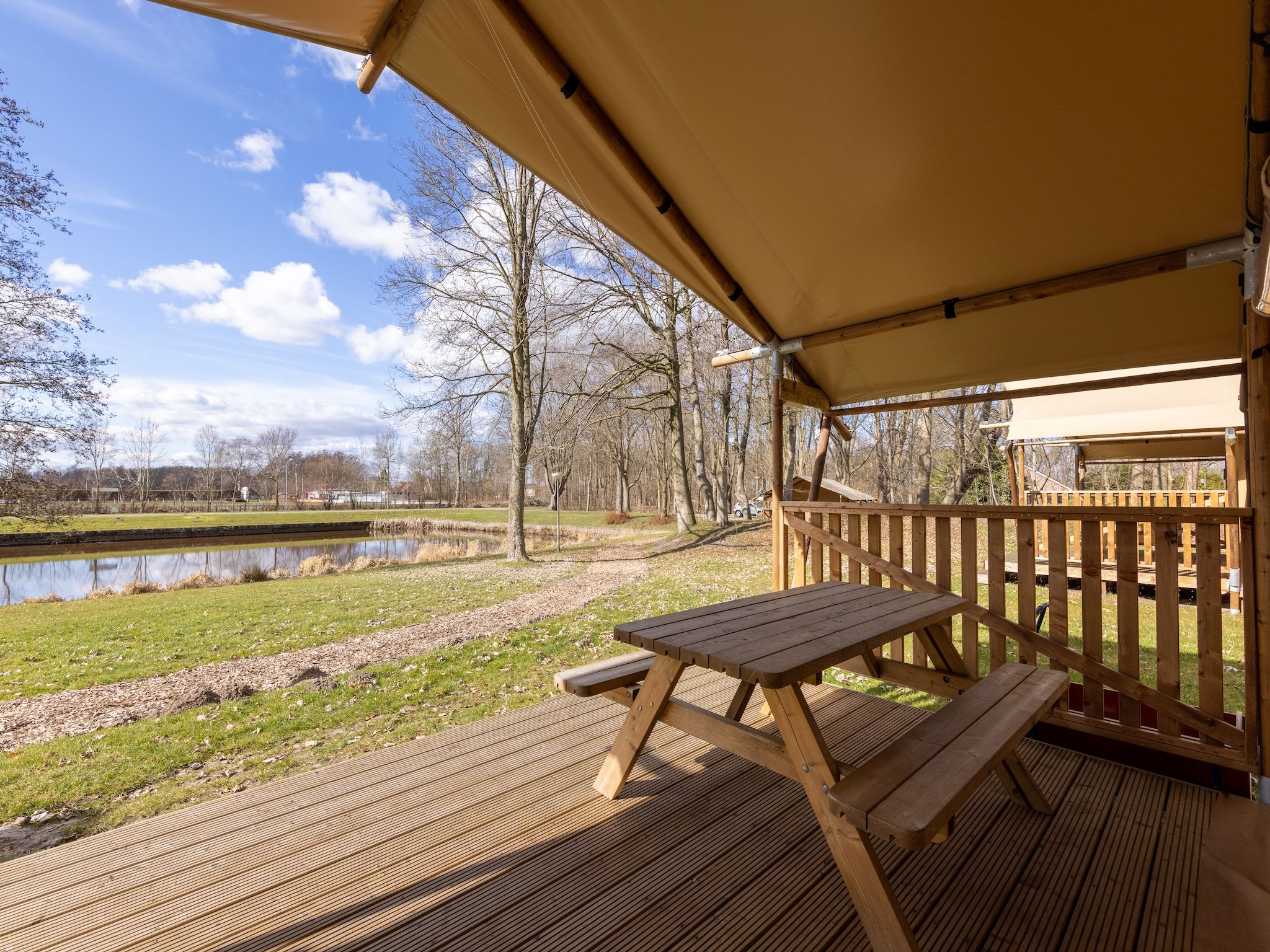 Het terras van Hunzepark 15 in Gasselternijveen
