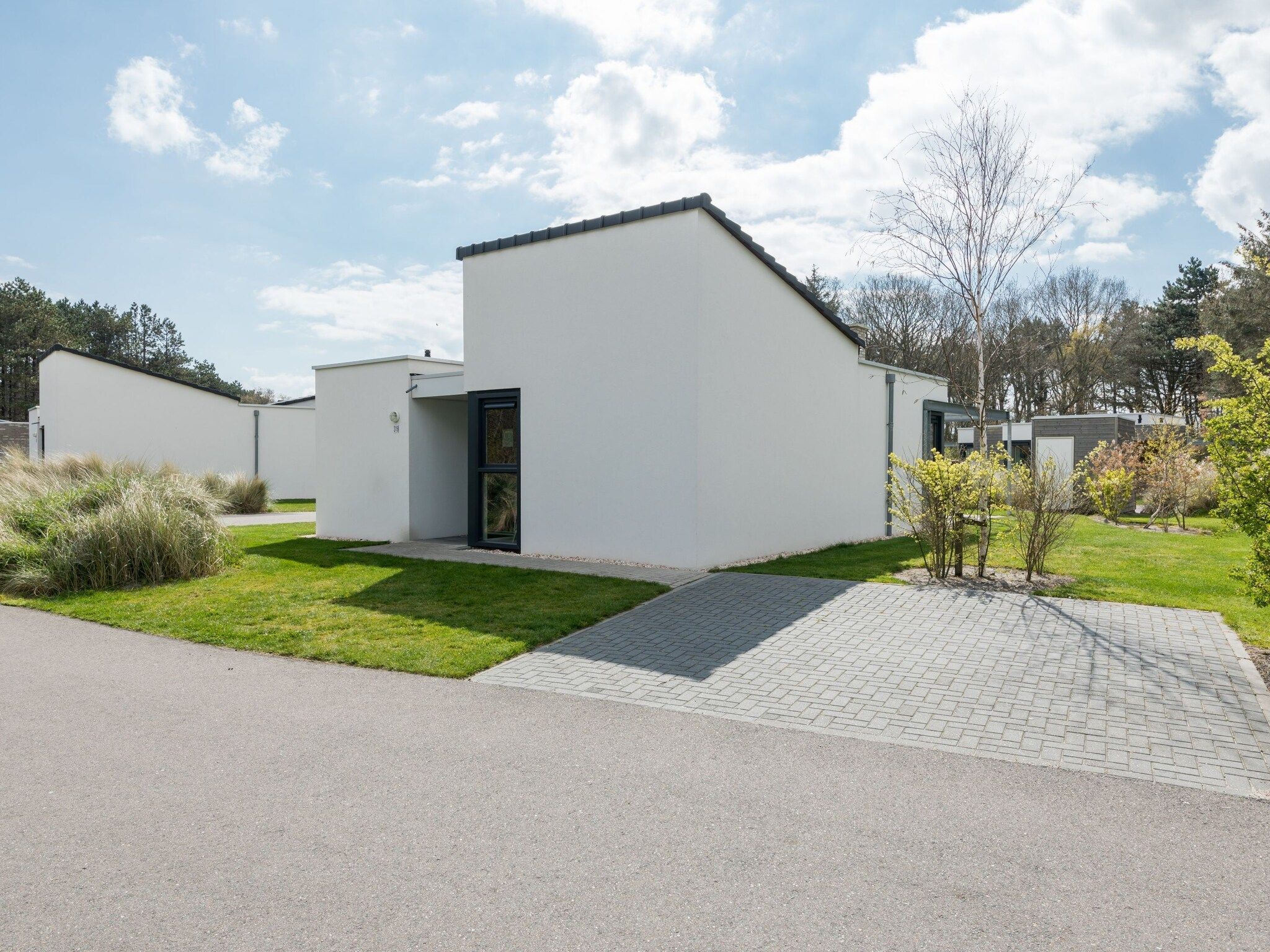 De buitenkant van Kustpark Texel 13 in De Koog