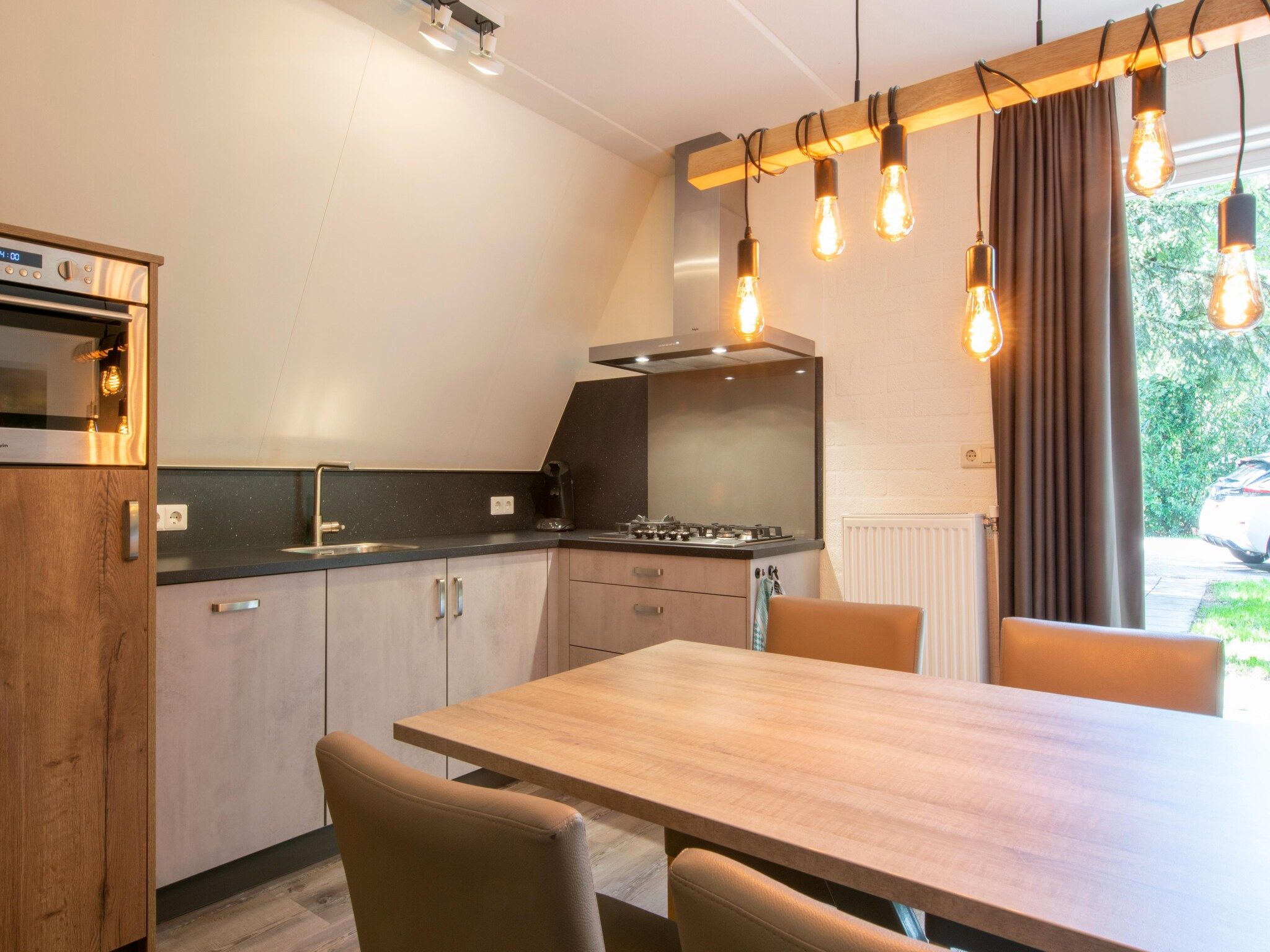 De keuken van Vakantiepark de Katjeskelder 15 in Oosterhout