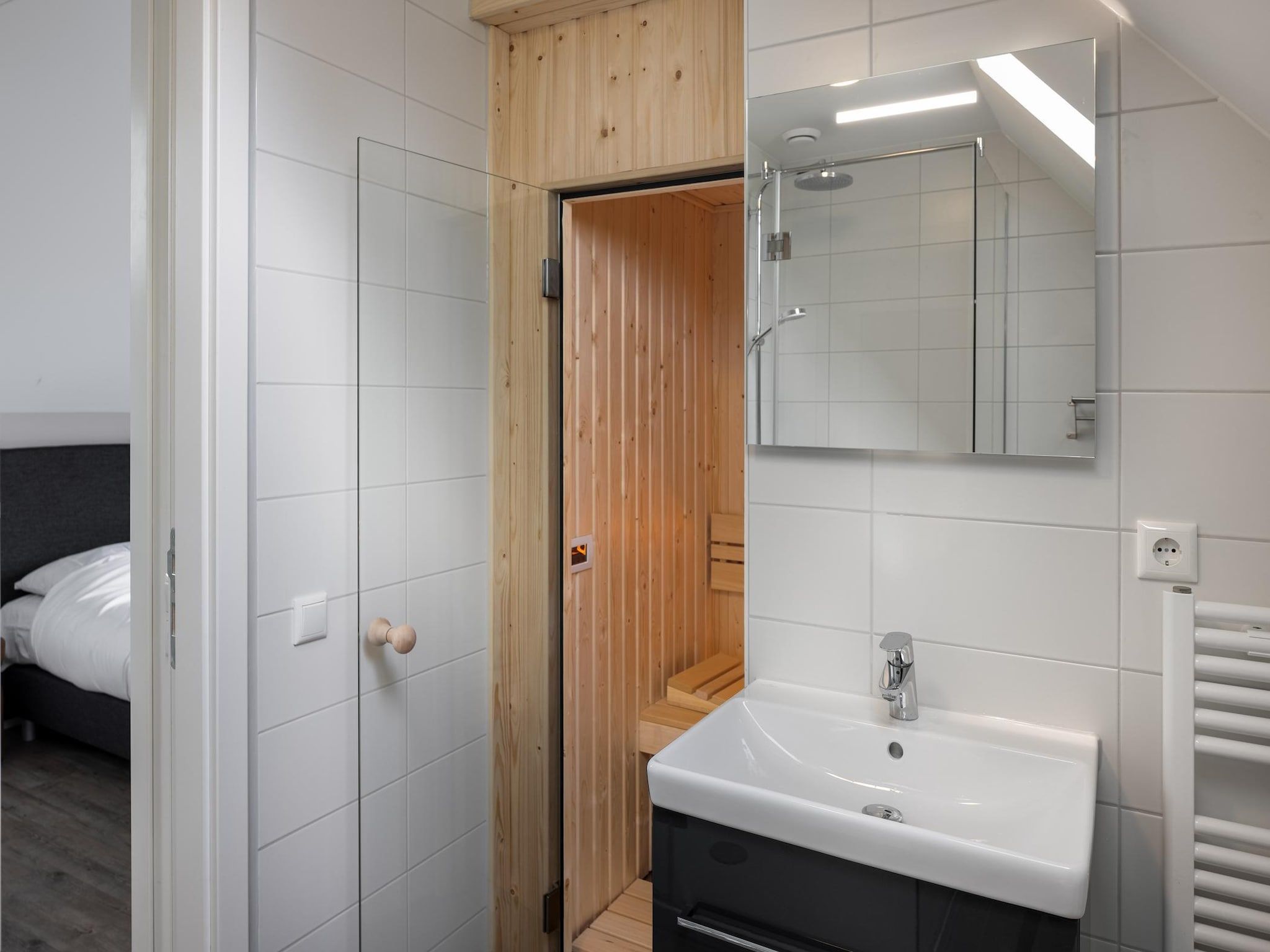 De badkamer van Park Veerse Kreek 5 in Wolphaartsdijk