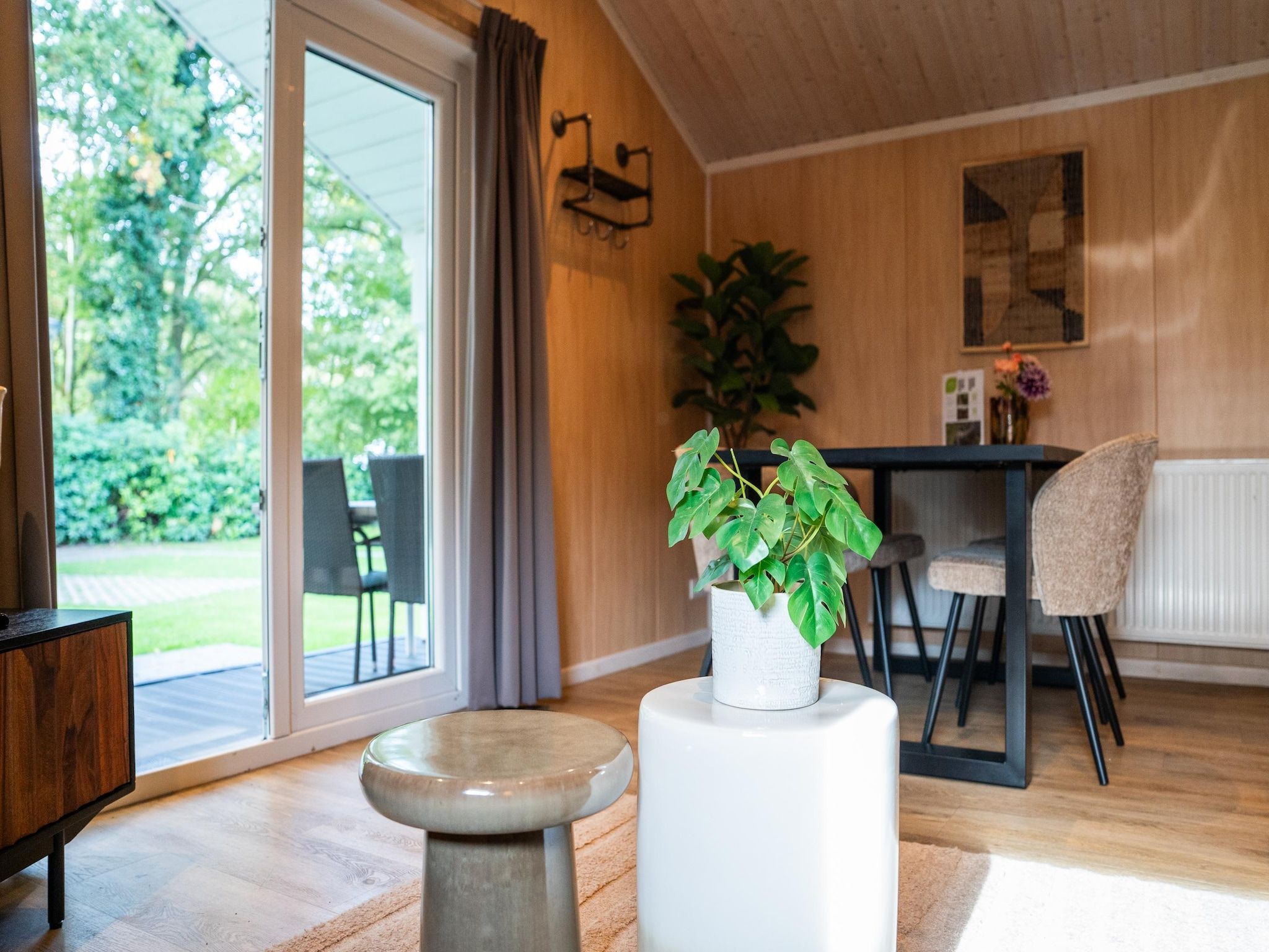 De eetkamer van Vakantiepark Latour 2 in Oirschot