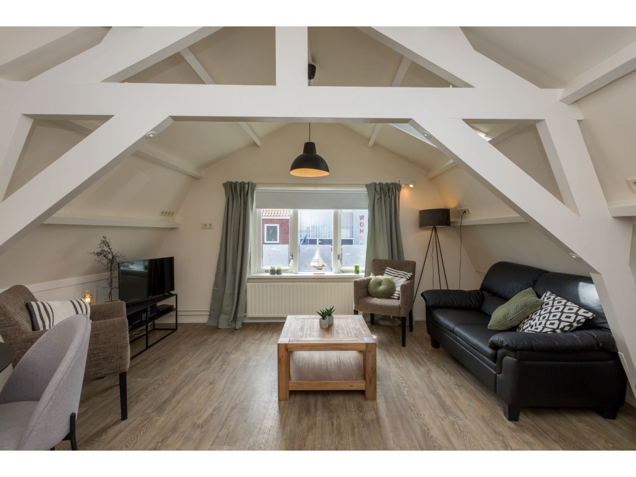 De woonkamer van Zuidstraat 103 in Westkapelle