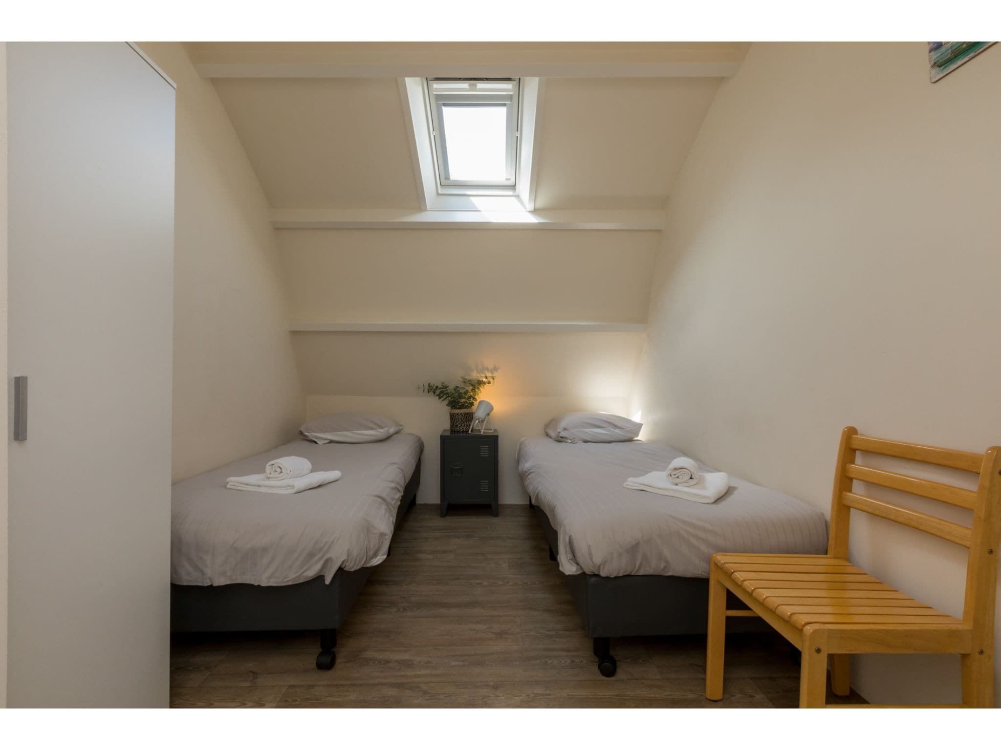 Een slaapkamer van Zuidstraat 103 in Westkapelle