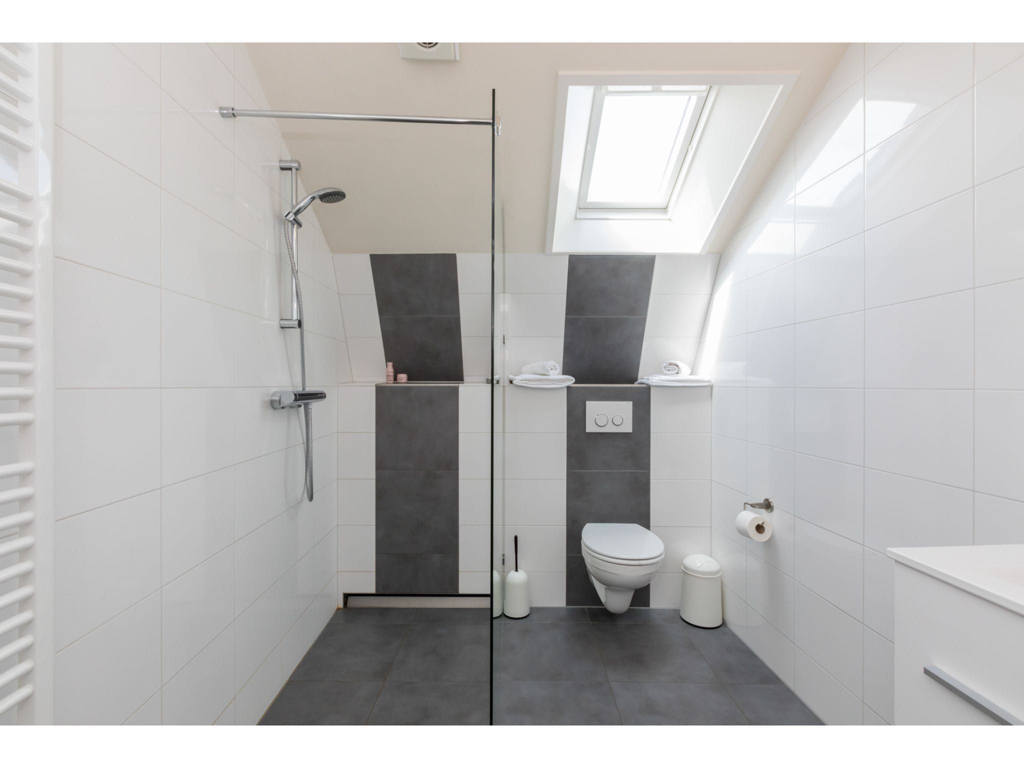 De badkamer van Zuidstraat 103 in Westkapelle