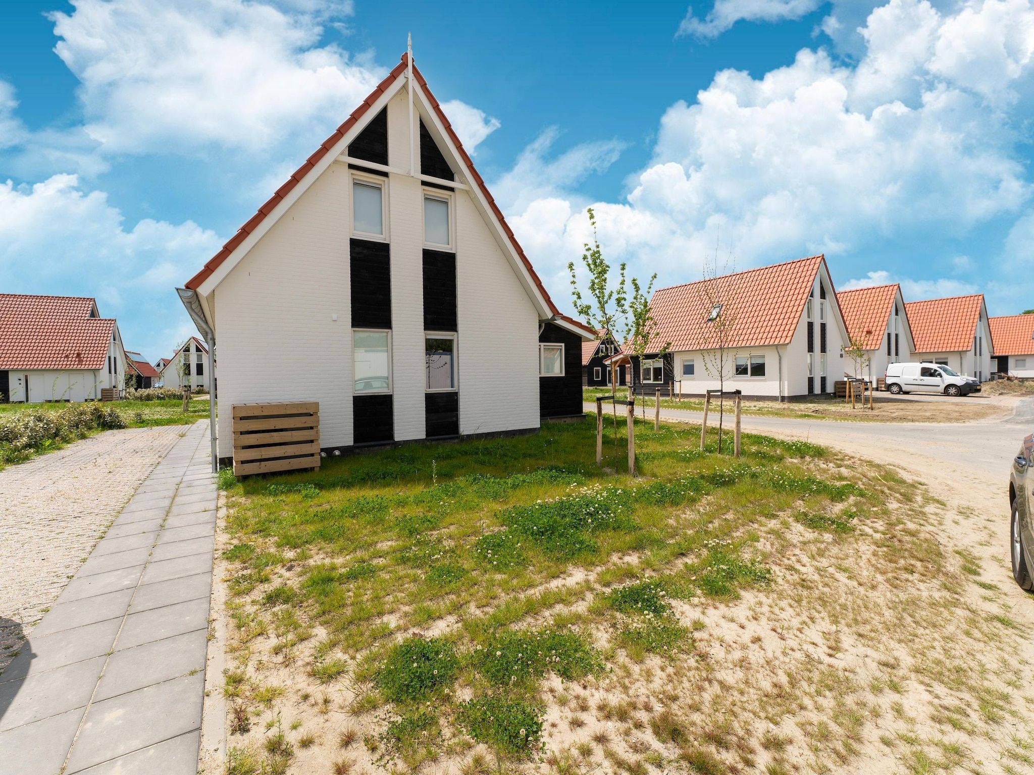 De buitenkant van De Scholekster Huis Nr 14 in Scherpenisse