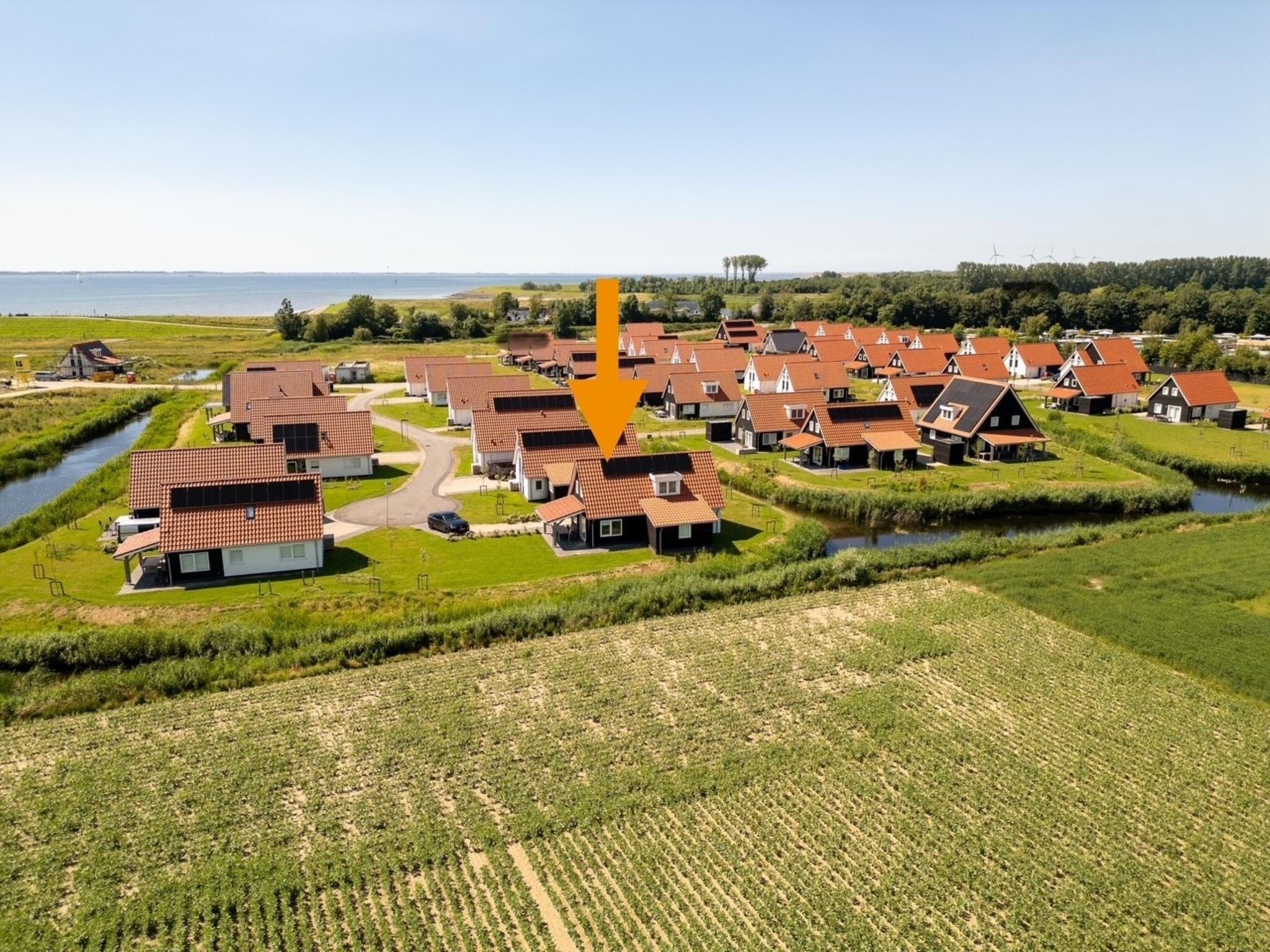 De buitenkant van De Ooievaar Huis Nr 47 in Scherpenisse