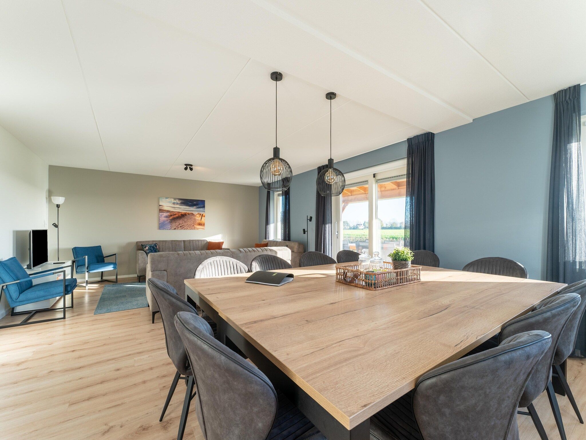 De eetkamer van De Roodborst Huis Nr 31 in Scherpenisse