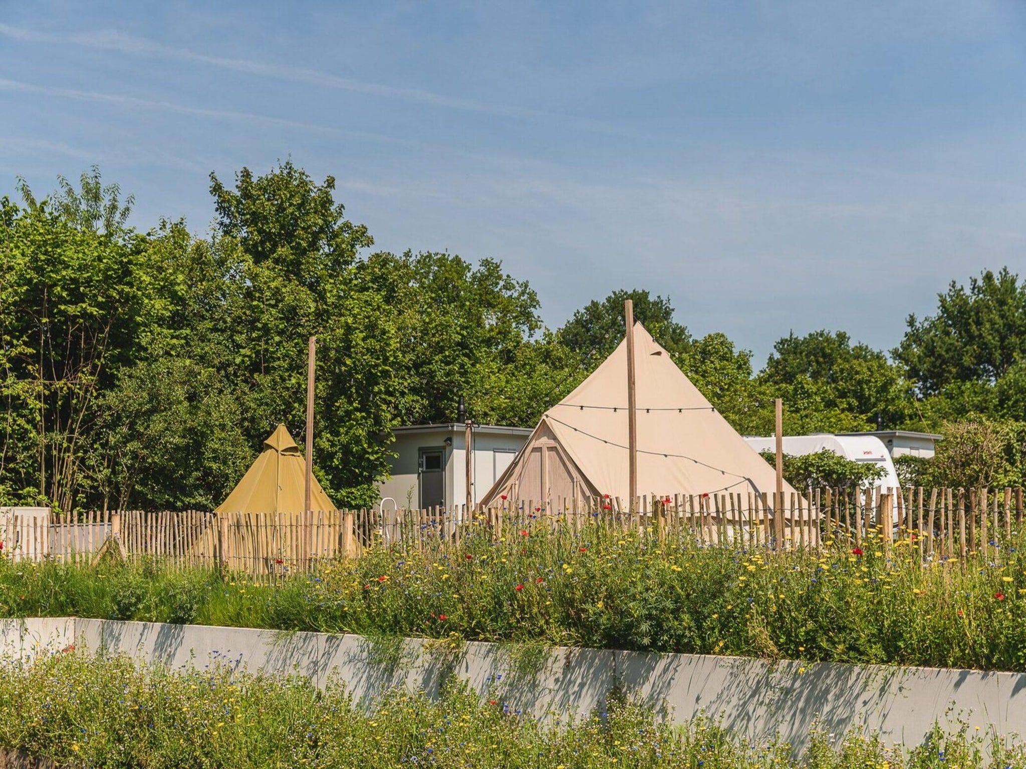 De buitenkant van Vakantiepark Mölke 33 in Zuna