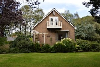 Vakantiehuis Mantinge bij natuurgebied in Mantinge