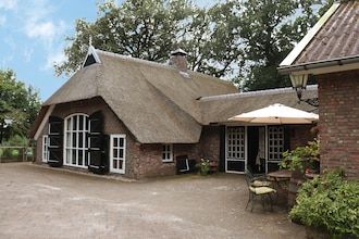 Villa in Ommen met privévijver in Rheezerveen