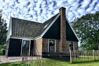 Villa in Nederland met Hot Tub en Tuin in Hippolytushoef