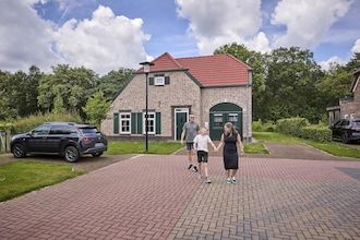 Boerderij in Limburg met Sauna & BBQ in Roggel