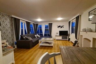 Chalet met vaatwasser in een park in Lathum