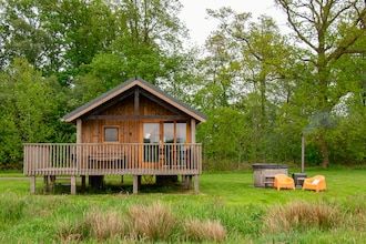 Wellness Lodge met Hot Tub in Nederlandse Weiden in Ruinerwold