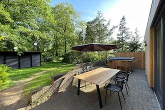 Vakantiehuis in Zelhem met Hottub & Bos in Zelhem