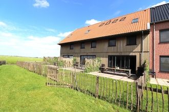 Luxe villa aan het water in Leons