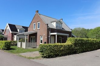 Bungalow aan het water bij Rotterdam in Simonshaven