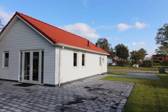Chalet in Friesland bij grote meren in Sint Nicolaasga